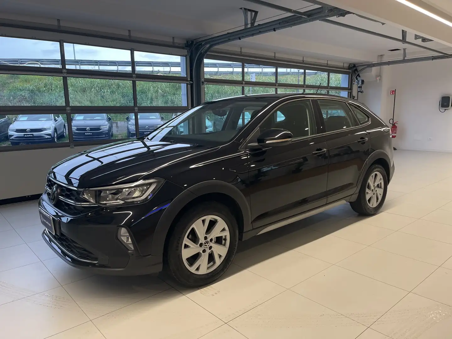 Volkswagen Taigo 1.0 TSI Life Schwarz - 1