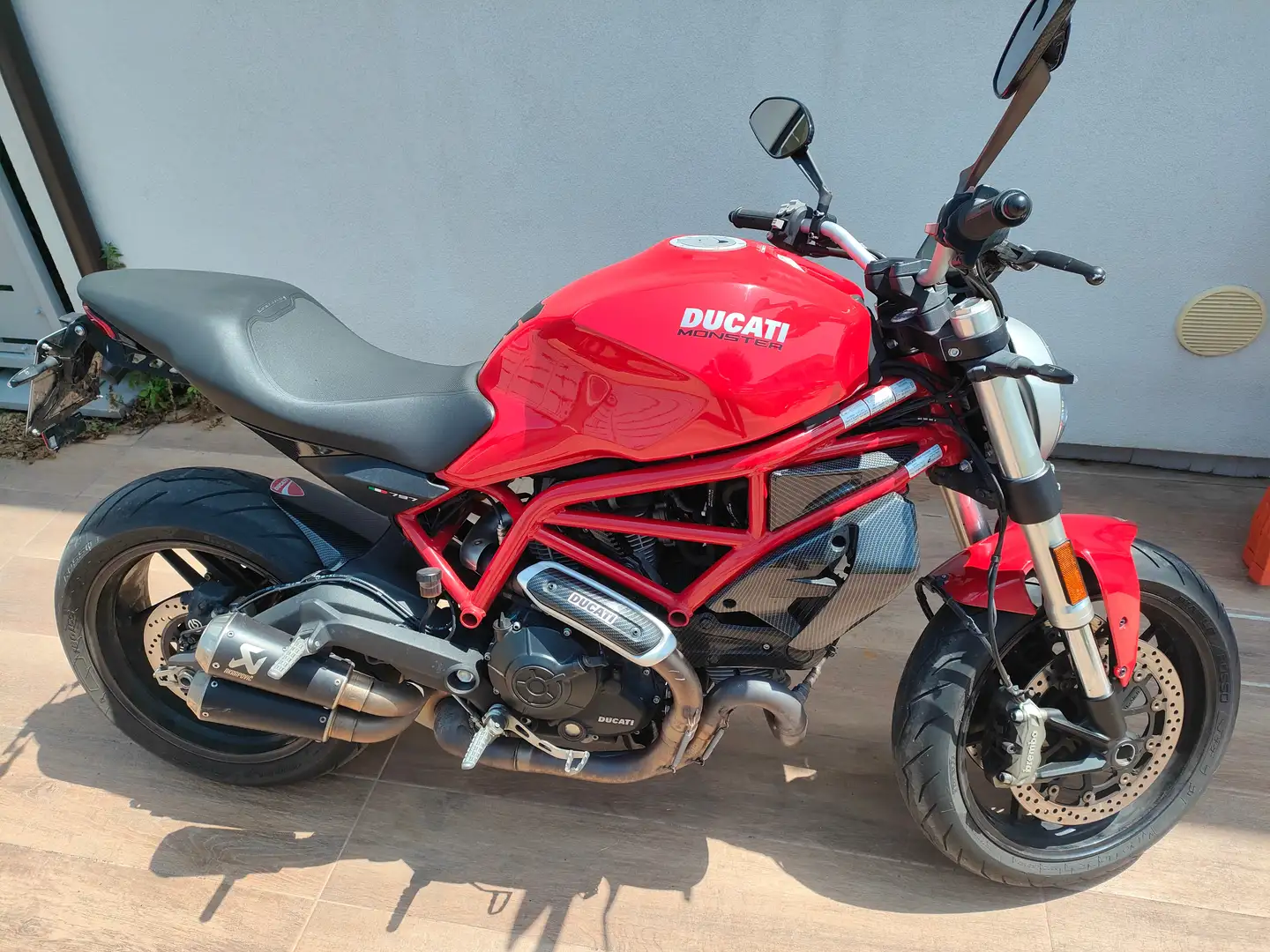 Ducati Monster 797 Rouge - 2
