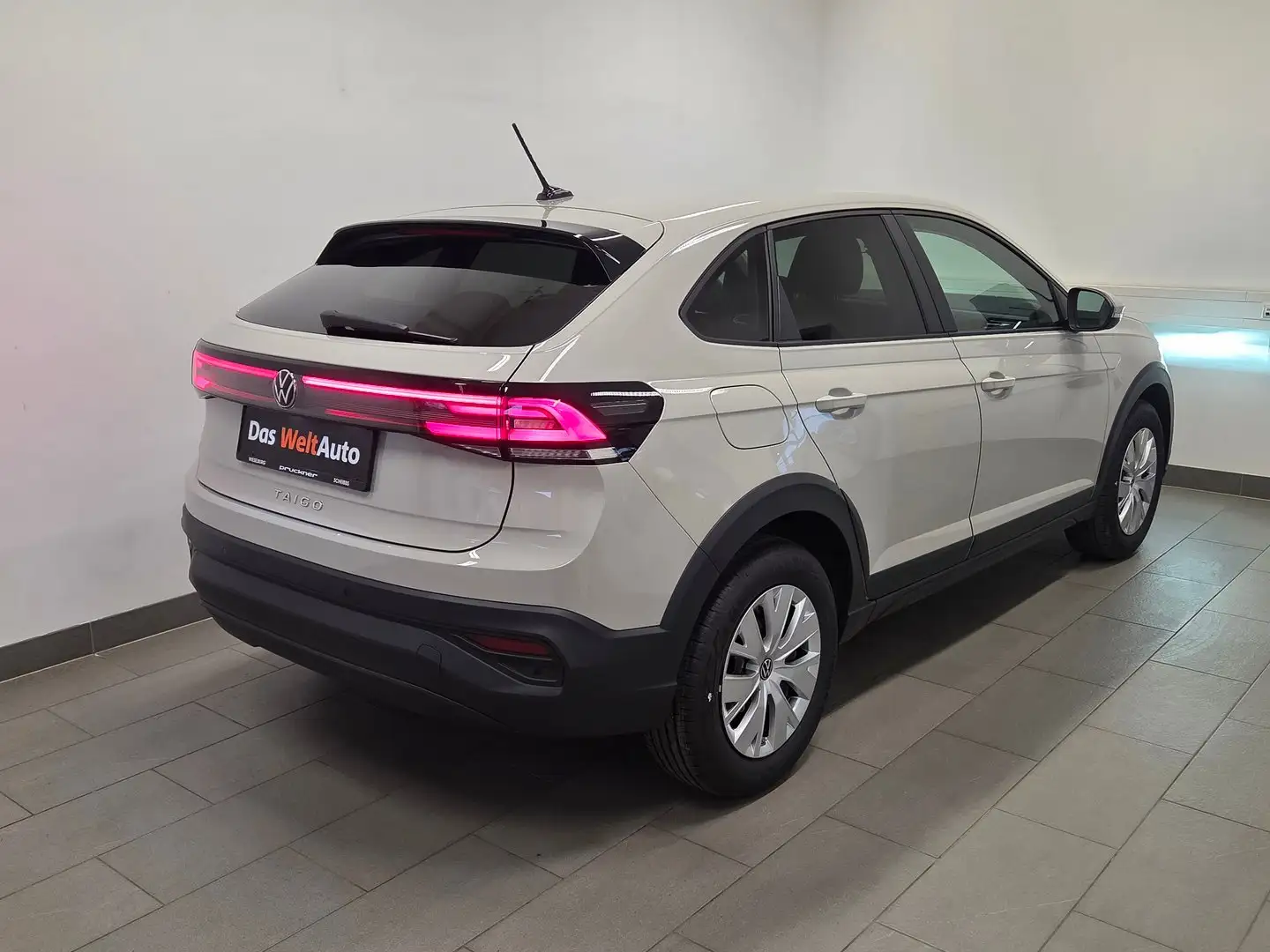 Volkswagen Taigo 4Me TSI Gris - 2