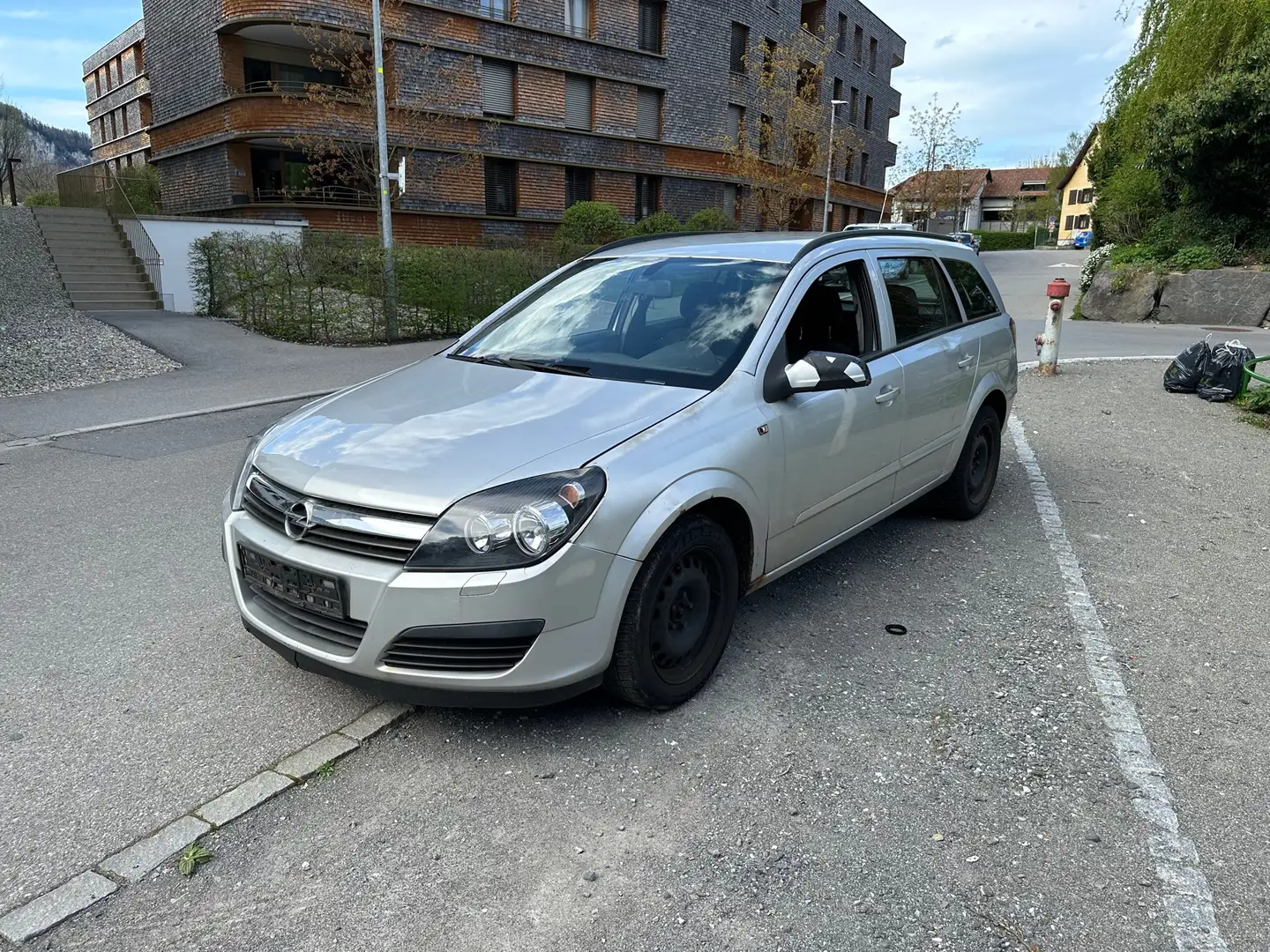 Opel Astra 1,6 Caravan Cosmo Grau - 2