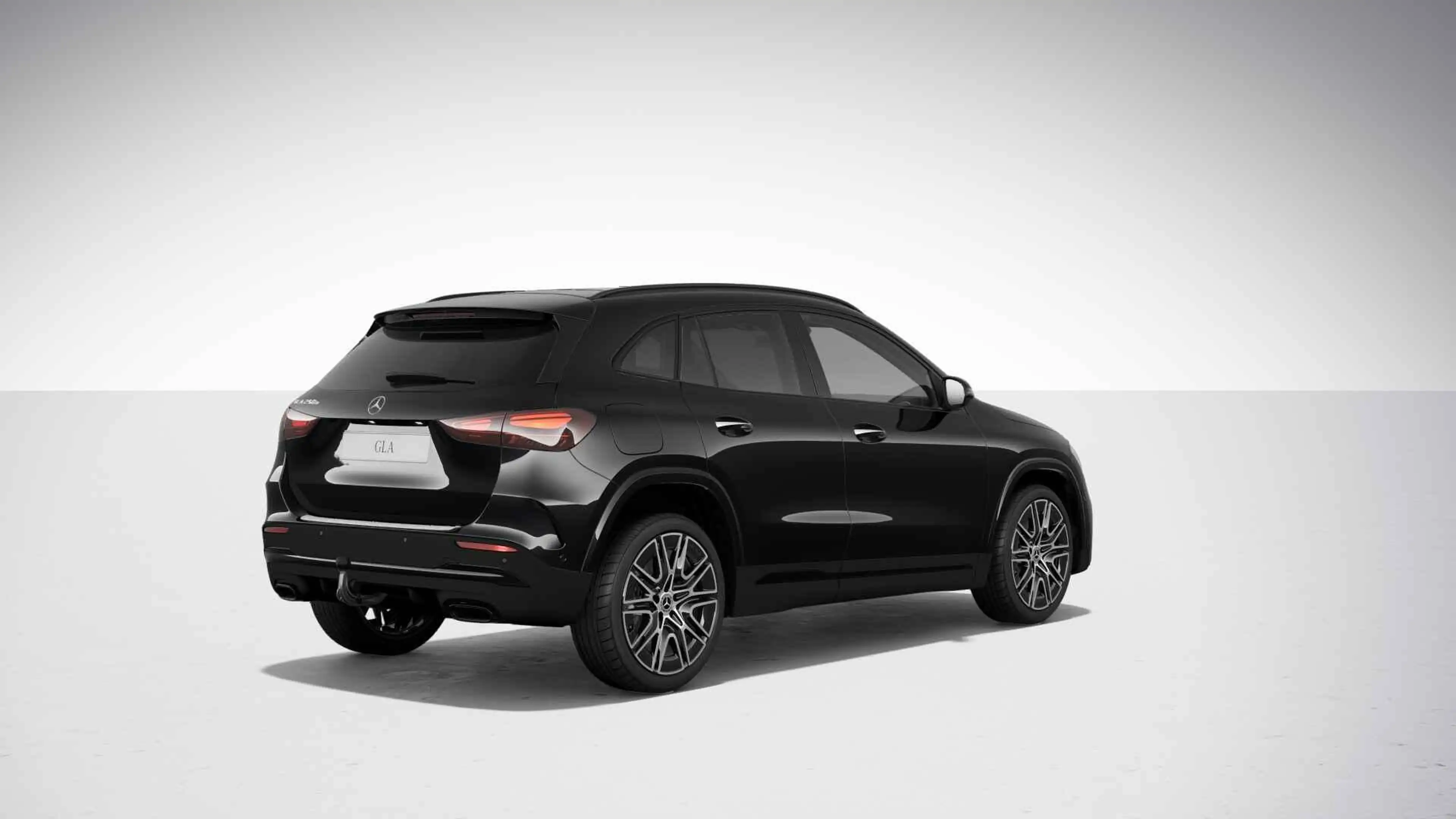 Mercedes-Benz GLA 250 e '140 Years Edition' — photo 4