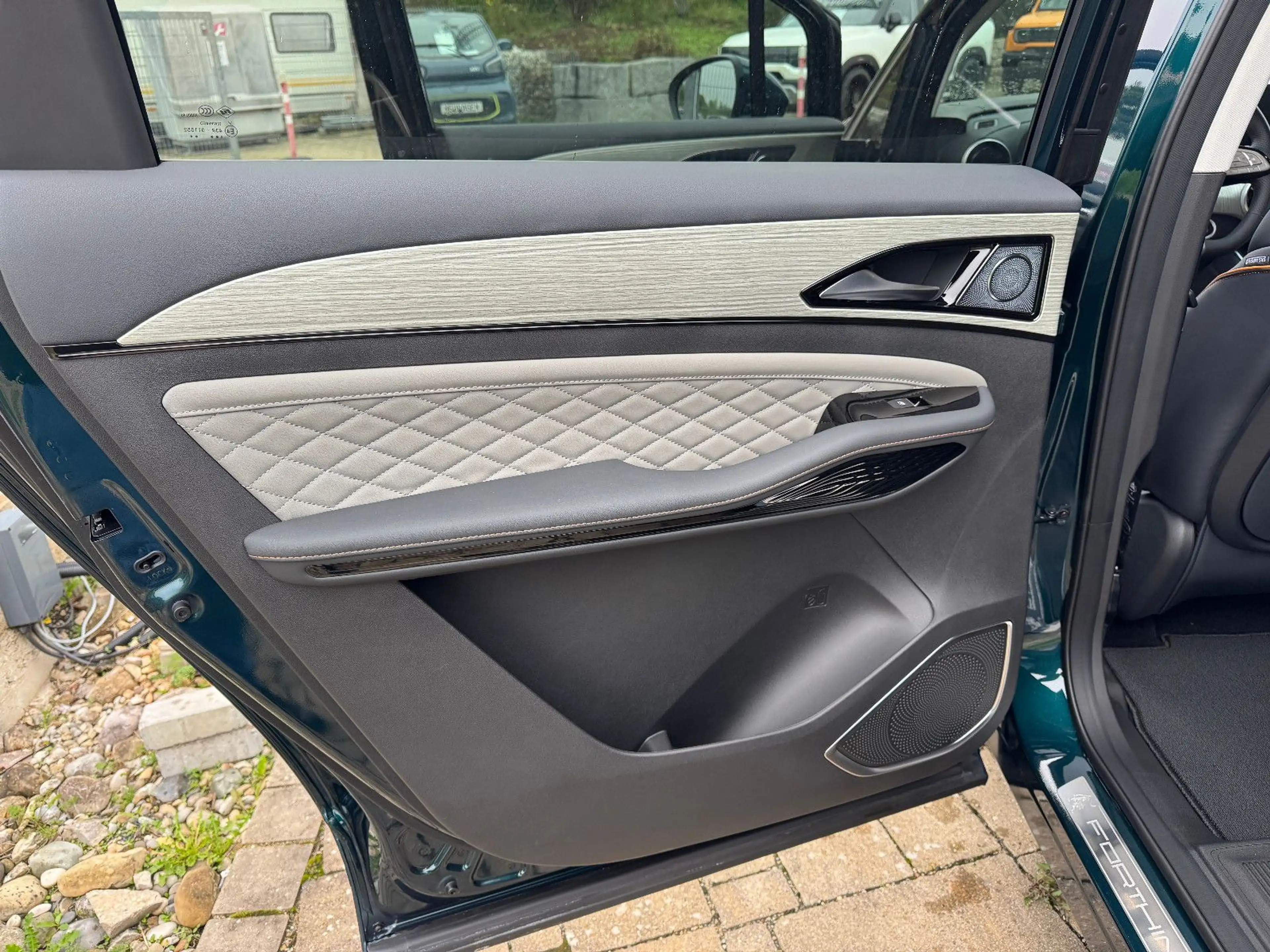 DFM Forthing 4 U-Tour ACC-Temp/Apple-Carplay-Android — photo 13