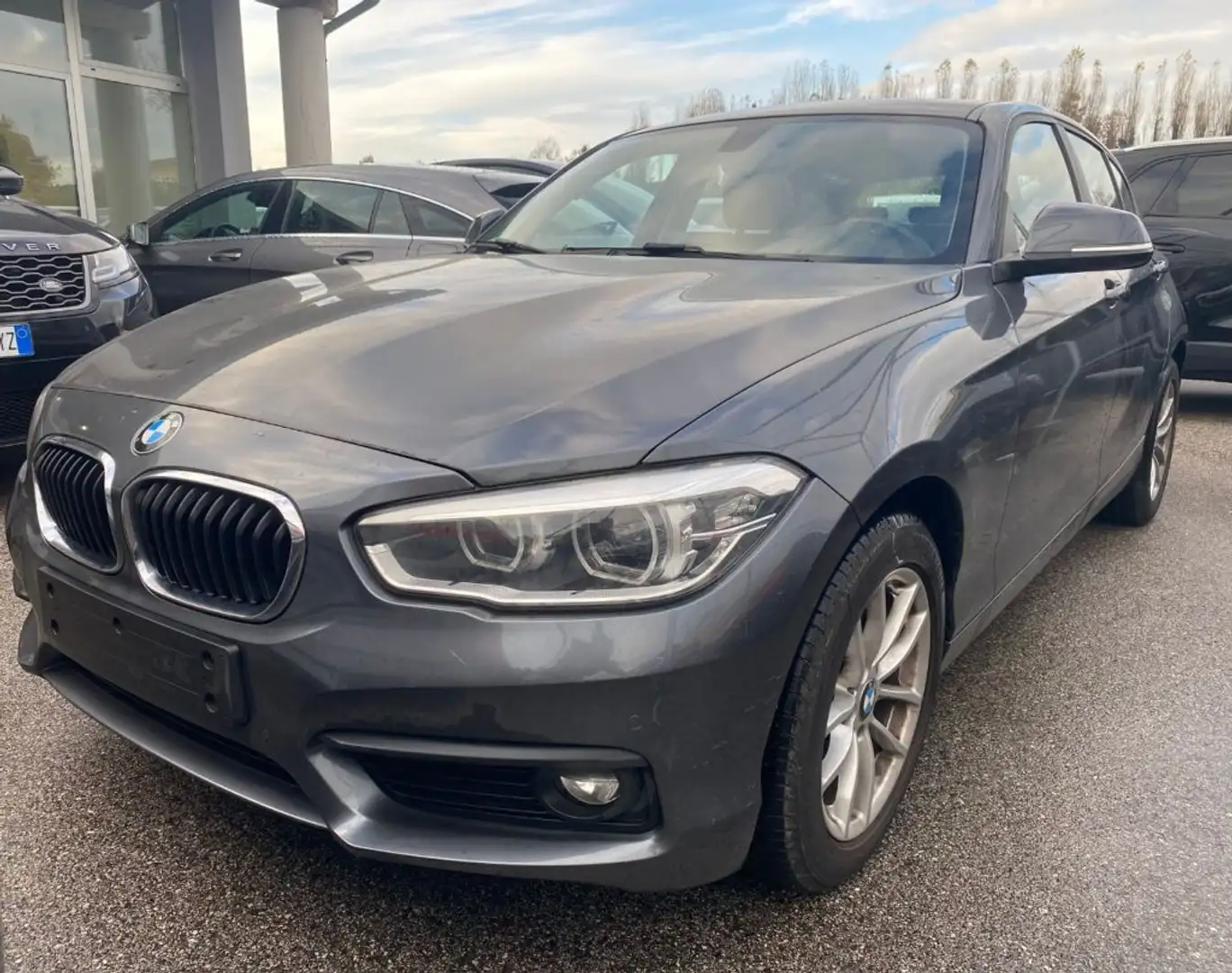 BMW 118 i 5p. Advantage Led Navi Certificata Grigio - 1