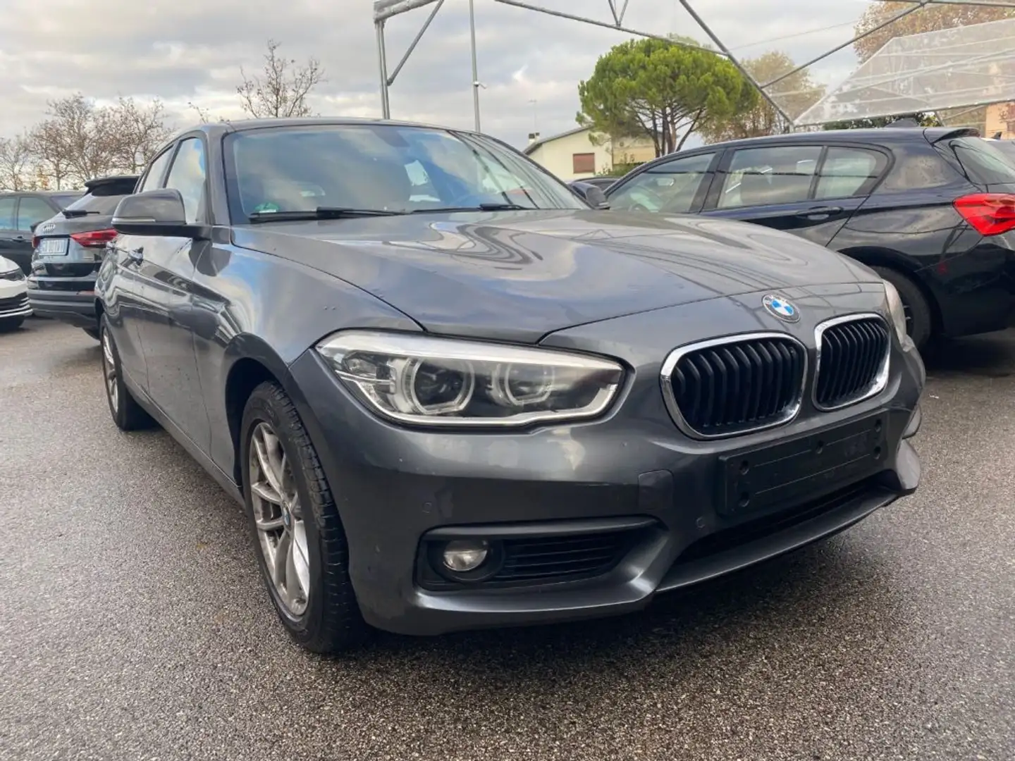 BMW 118 i 5p. Advantage Led Navi Certificata Grigio - 2