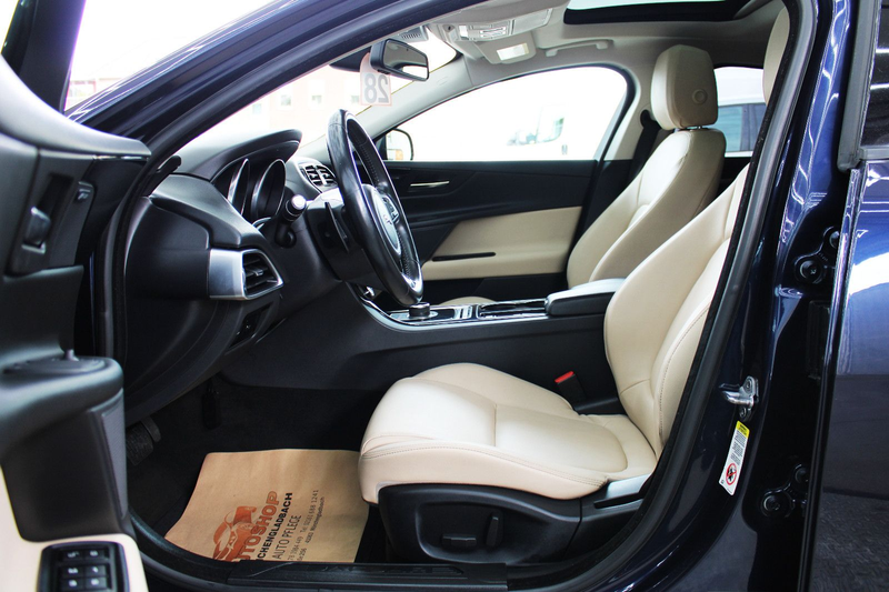 Jaguar XE S Automatik *Tüv&Inspektion Neu*Pano*Meridian — photo 11