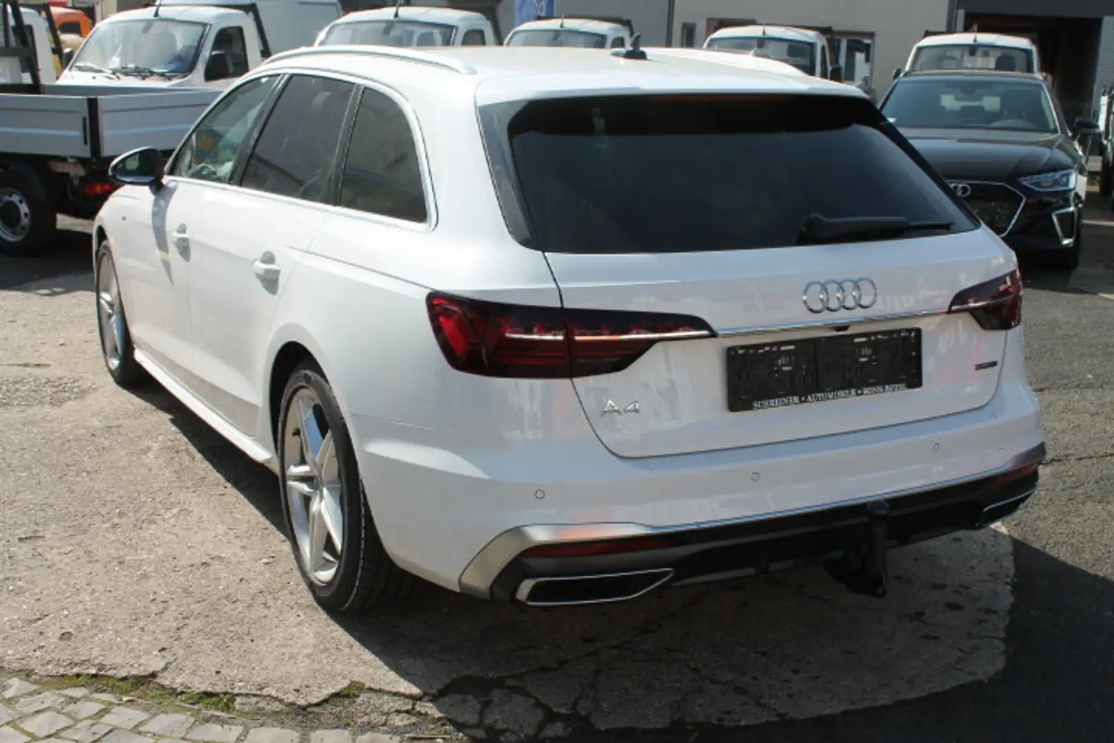 Audi A4 Avant TDi Quattro S-Line Panodach Navi Standh Weiß - 2