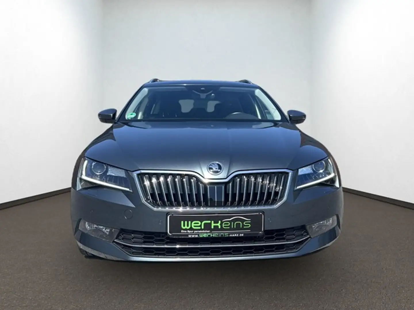 Skoda Superb Prem Edit. LED StHzg VC Sitzlüftung Leder Gris - 2