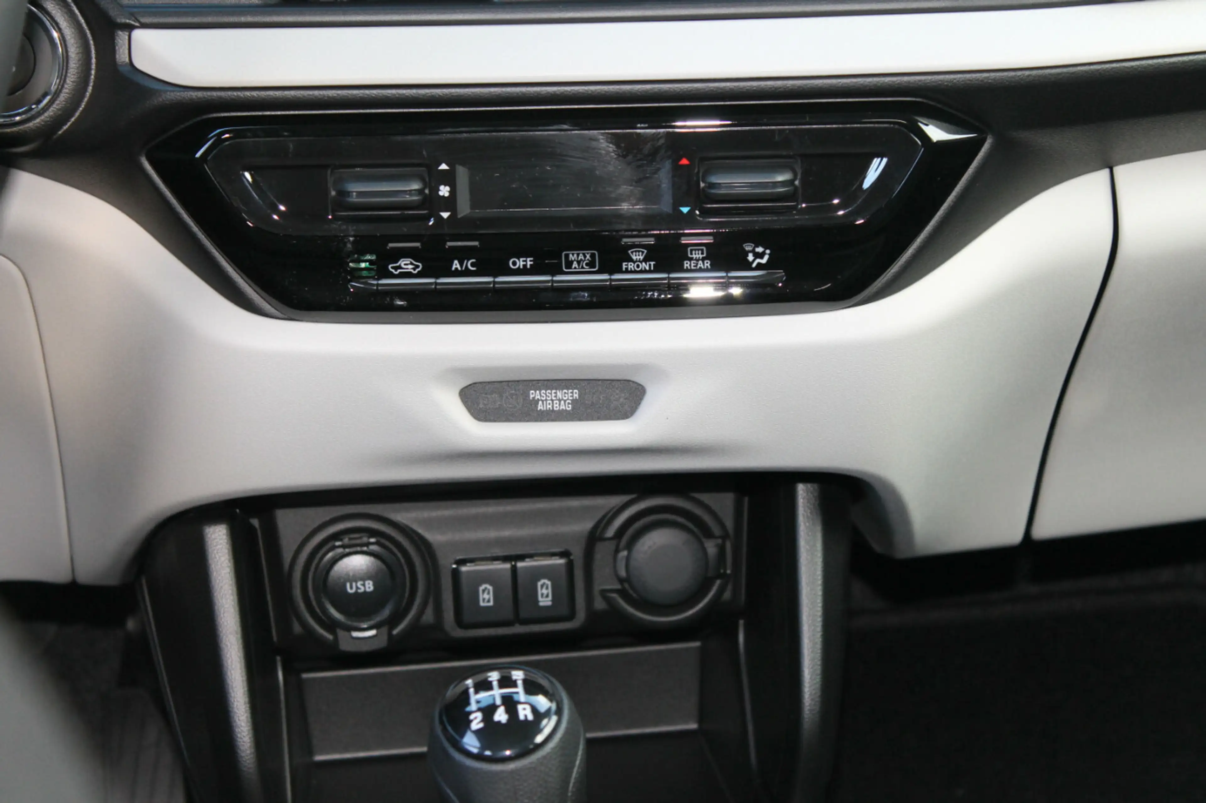 Suzuki Swift 1.2 Comfort Hybrid — photo 11