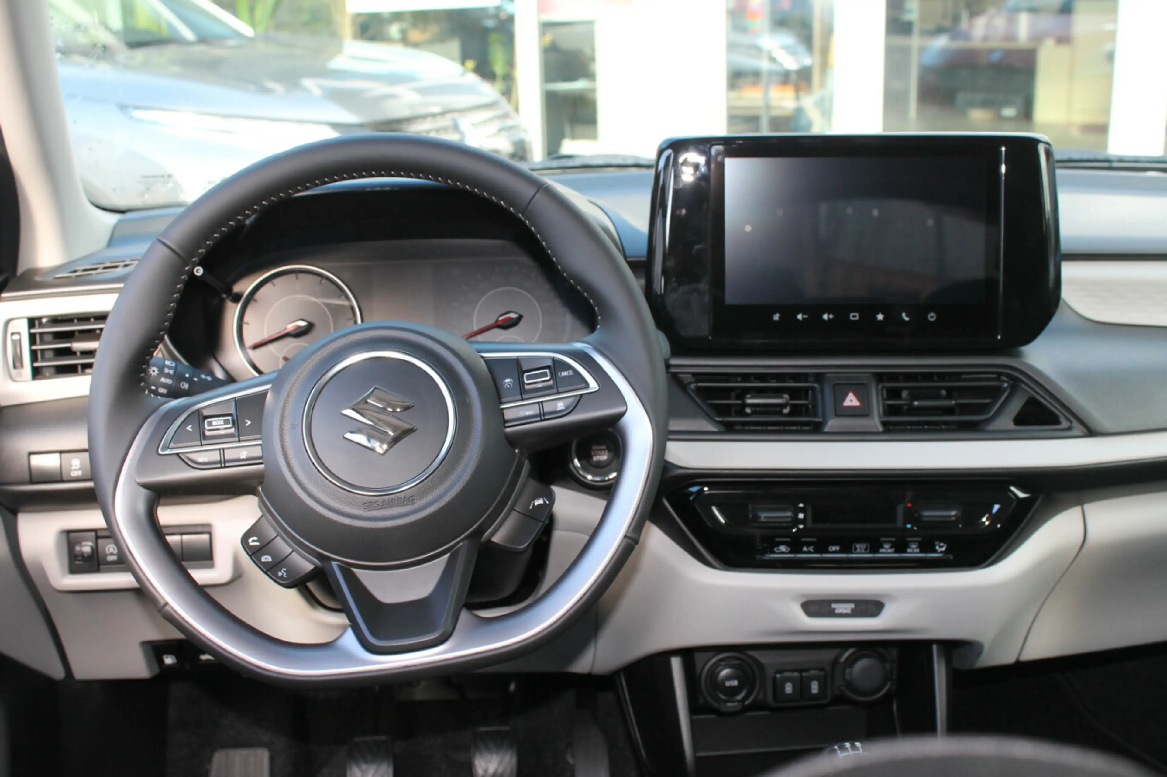 Suzuki Swift 1.2 Comfort Hybrid — photo 5