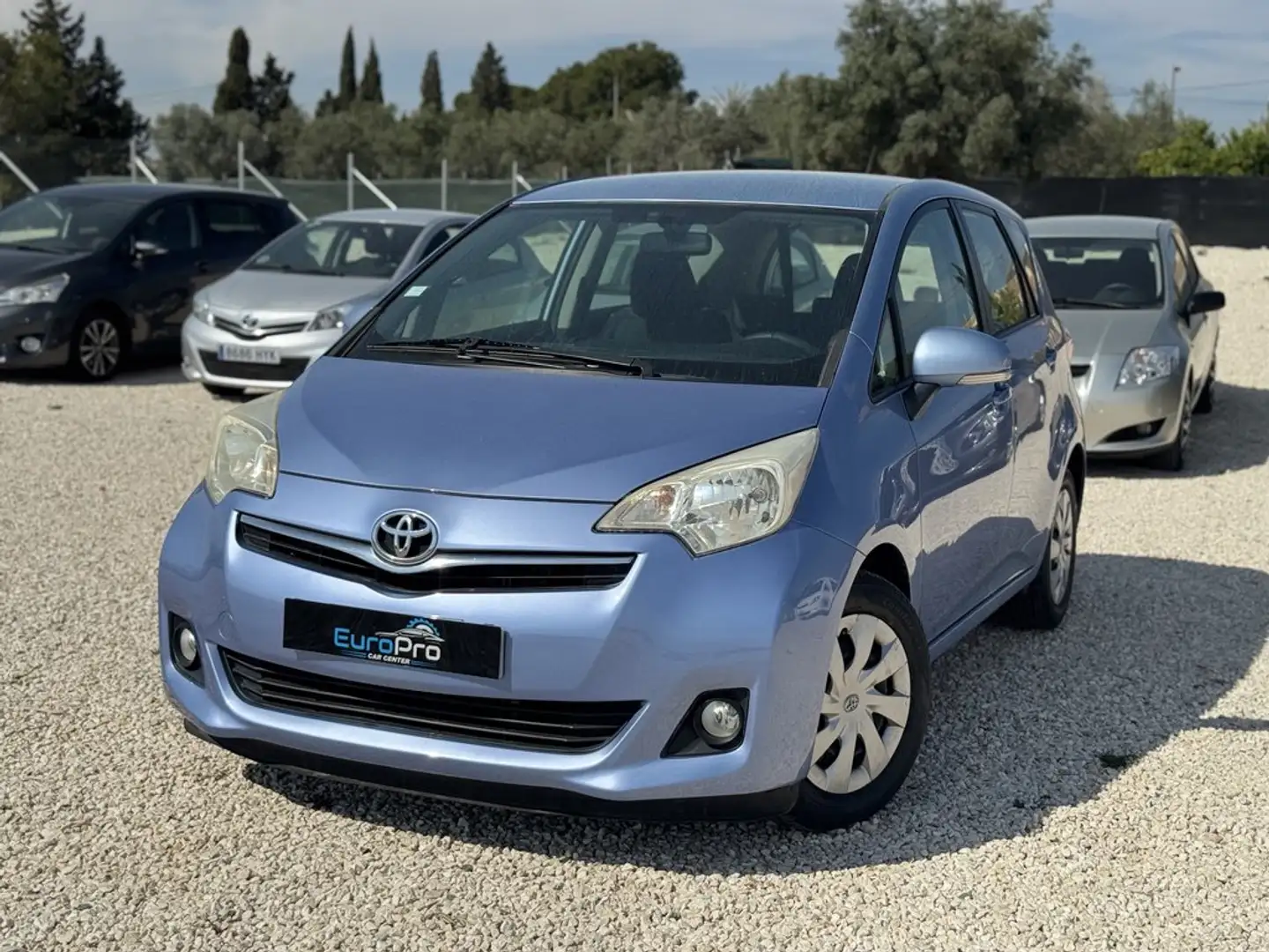 Toyota Verso 2.0D4D Active 5pl. Azul - 1
