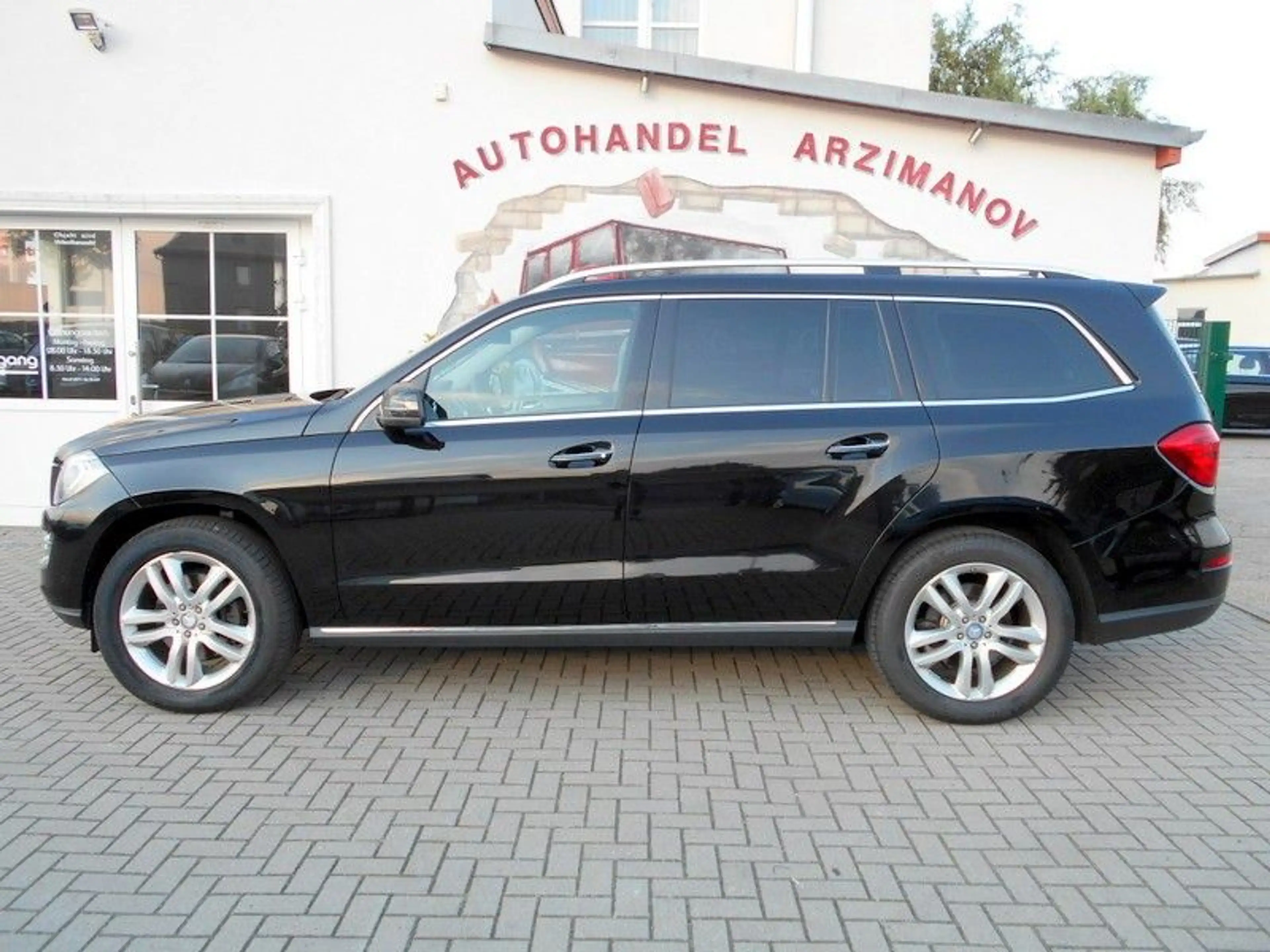 Mercedes-Benz GL 350 BlueTec 4Matic AIRMATIC/NAVI/TV/LEDER/PANO — photo 5