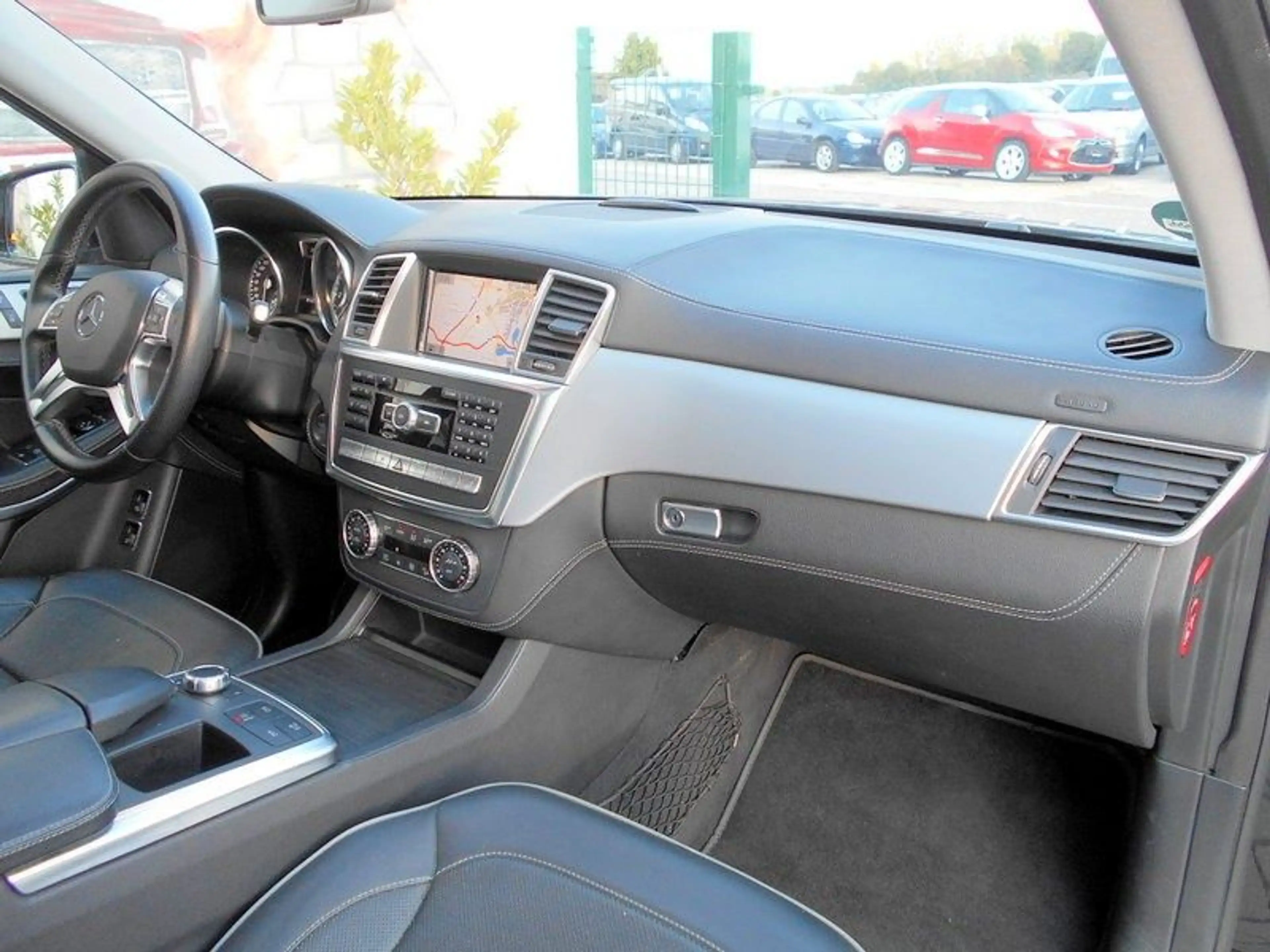 Mercedes-Benz GL 350 BlueTec 4Matic AIRMATIC/NAVI/TV/LEDER/PANO — photo 6
