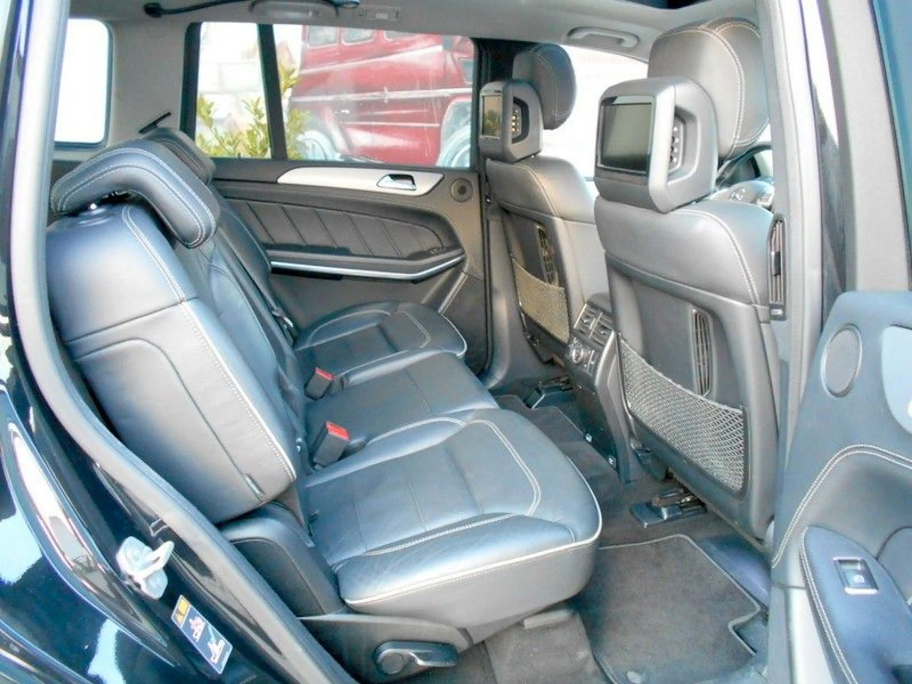 Mercedes-Benz GL 350 BlueTec 4Matic AIRMATIC/NAVI/TV/LEDER/PANO — photo 10