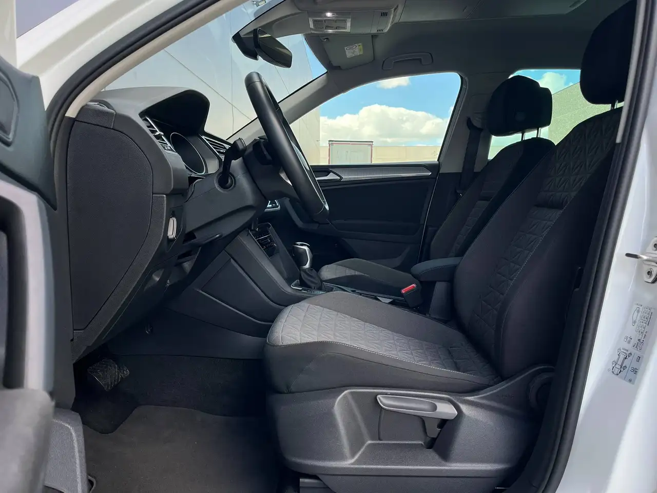 Volkswagen Tiguan 2.0 TDI DSG AdaptiveCruise Carplay Navi Stuurwielverwarming Garantie, миниатюра 20