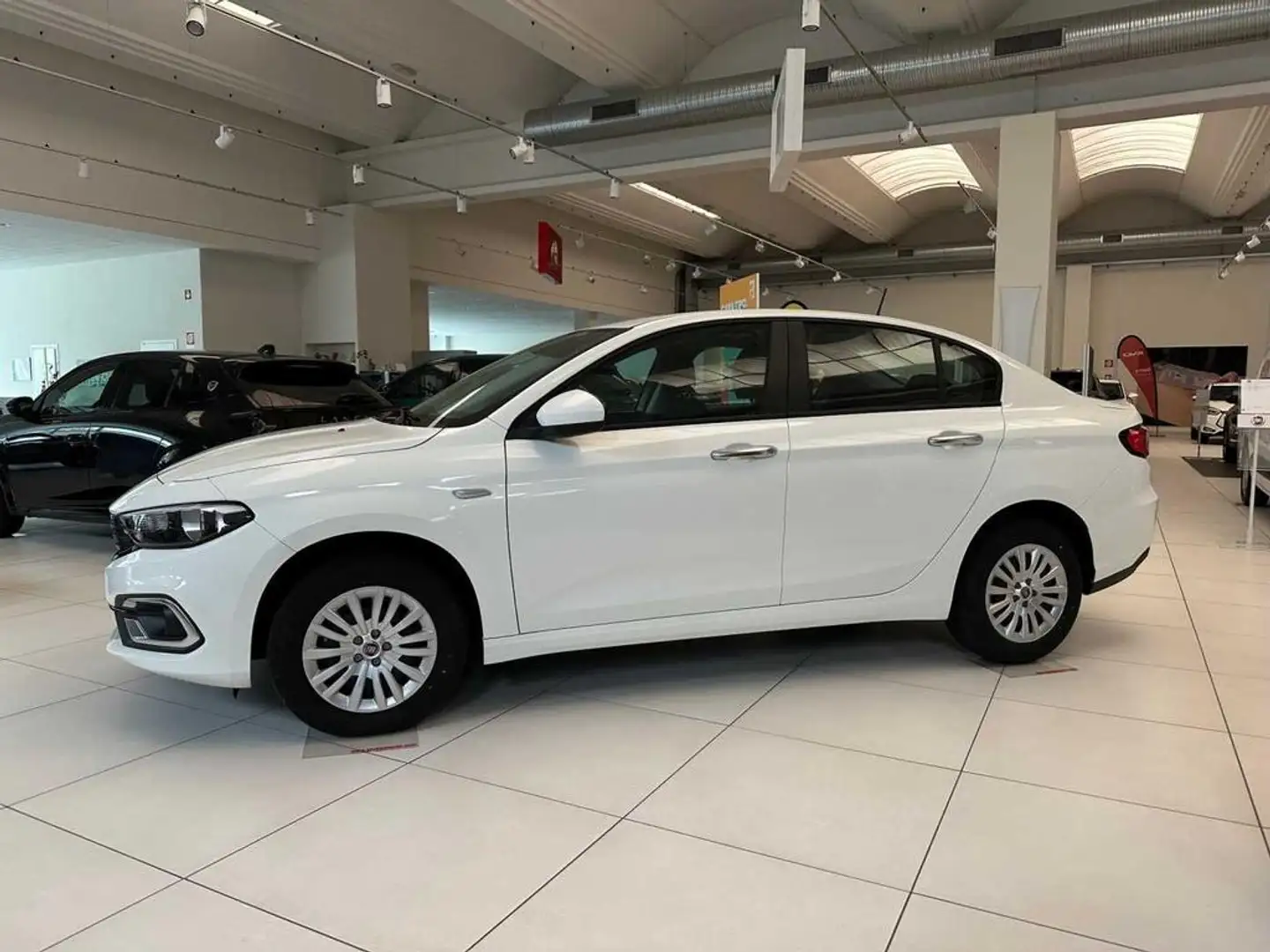 Fiat Tipo 4p 1.6 mjt Tipo s&s 130cv Weiß - 2