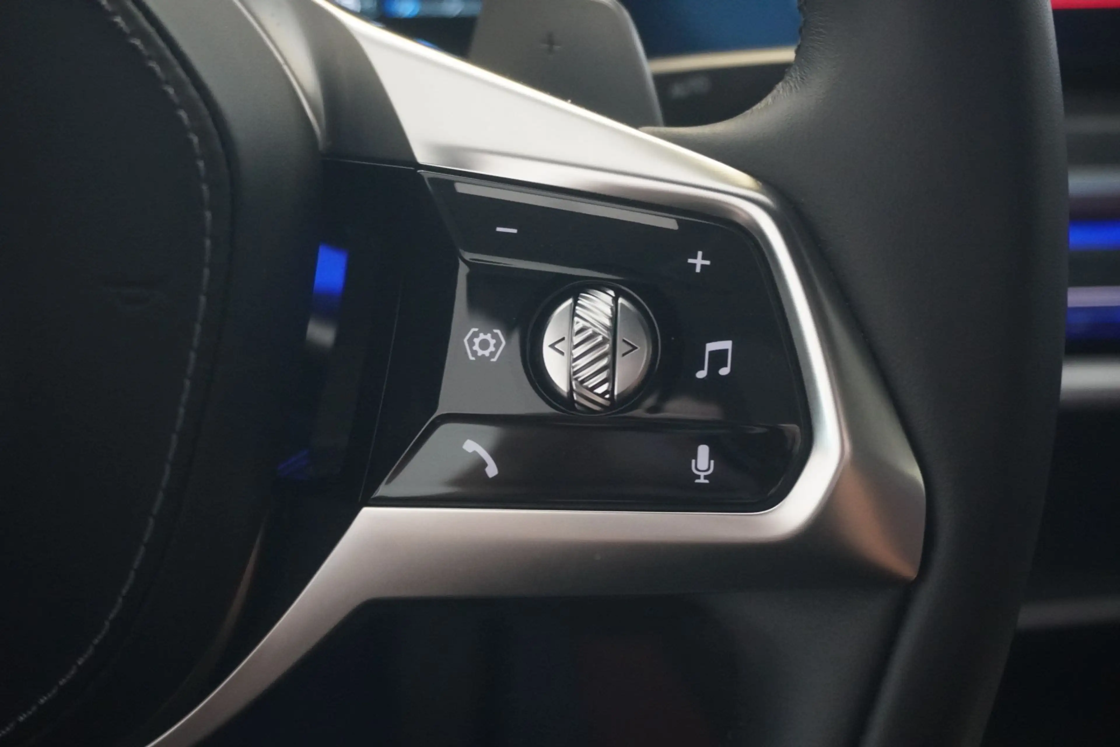 BMW 750 e xDrive Aut. Massage/Pano./Executive Lounge — photo 14