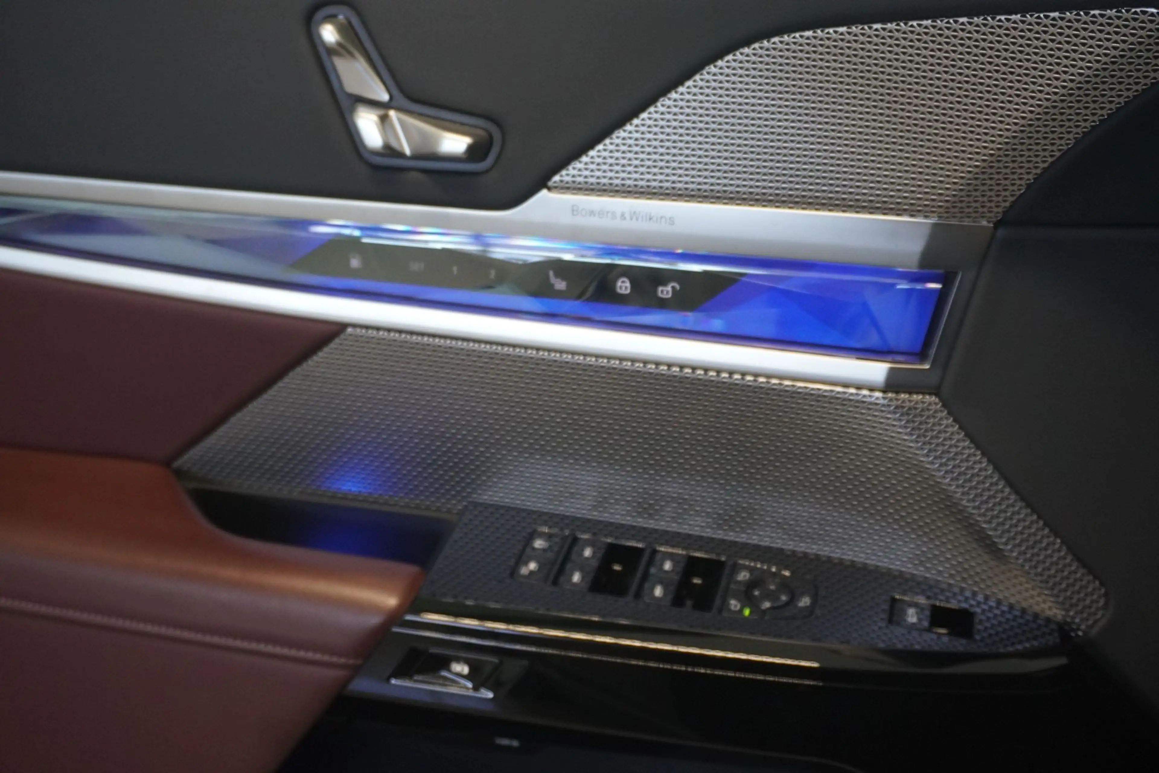 BMW 750 e xDrive Aut. Massage/Pano./Executive Lounge — photo 15