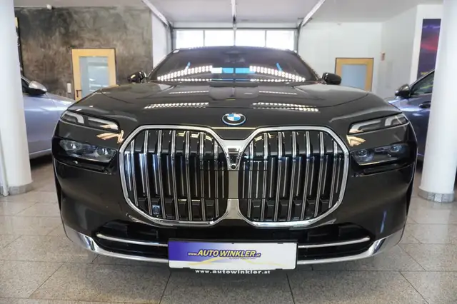 BMW 7 Series view 2