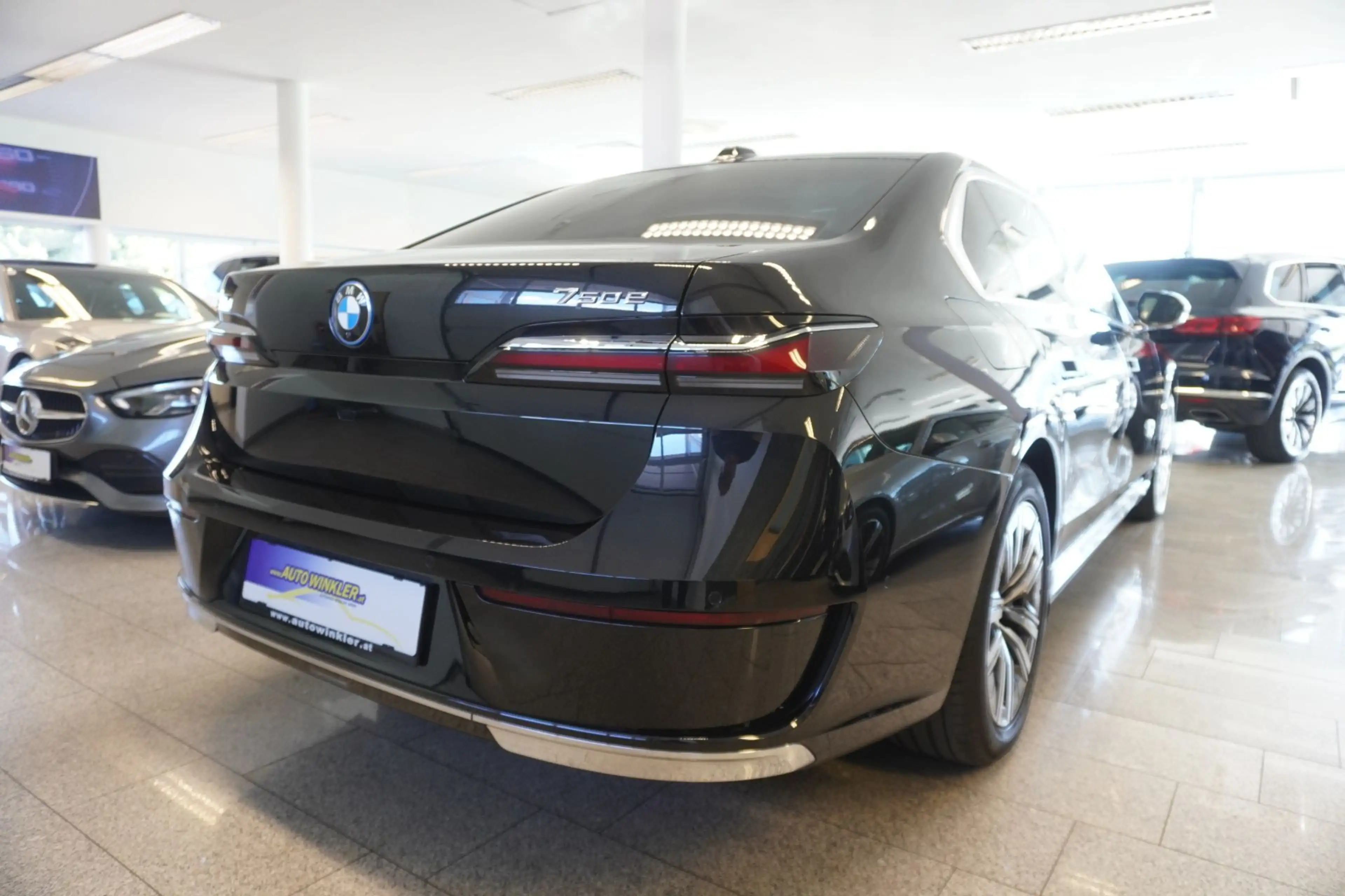 BMW 750 e xDrive Aut. Massage/Pano./Executive Lounge — photo 5