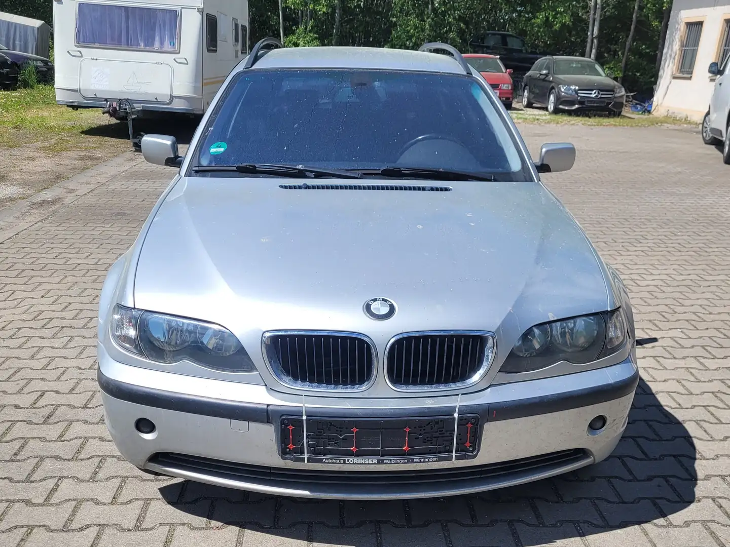 BMW 318 318i touring Tüv 06/2026. Plateado - 2