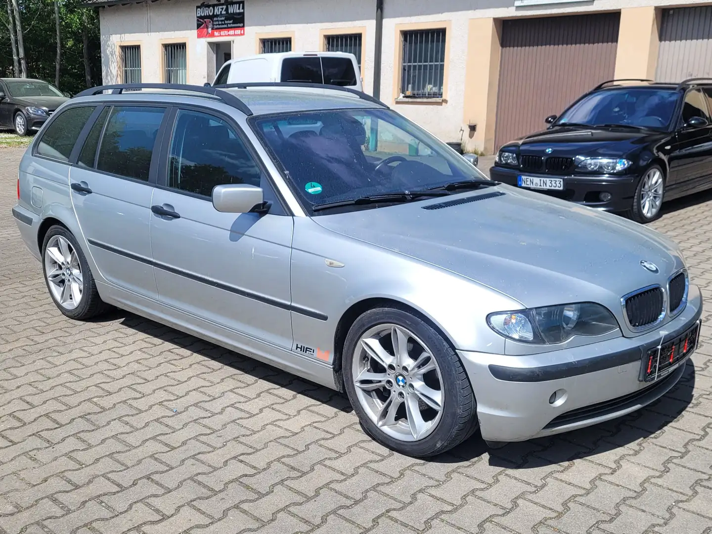 BMW 318 318i touring Tüv 06/2026. Plateado - 1