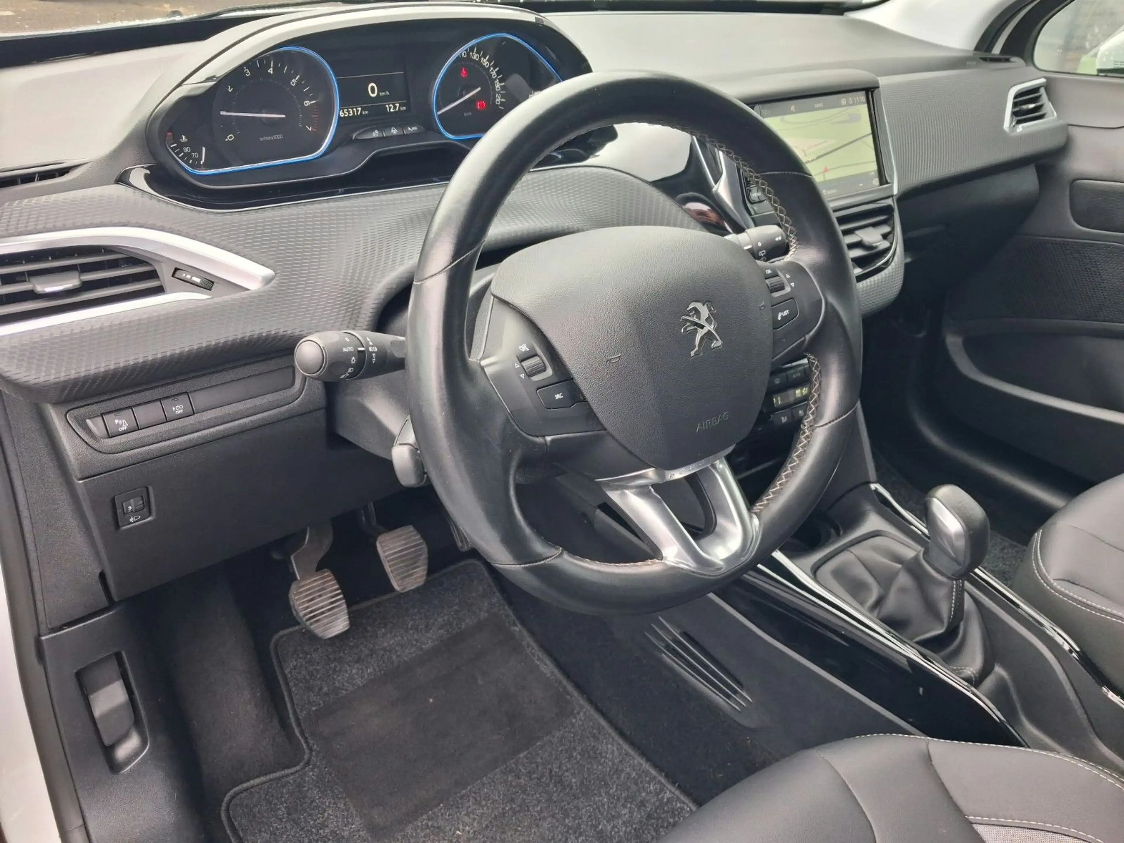Peugeot 2008 Allure — photo 10