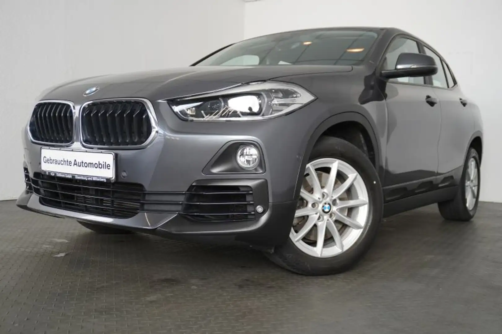 BMW X2 sDrive20i *SPORTSITZE.AHK.NAVI.PARKASSIST* Gris - 2