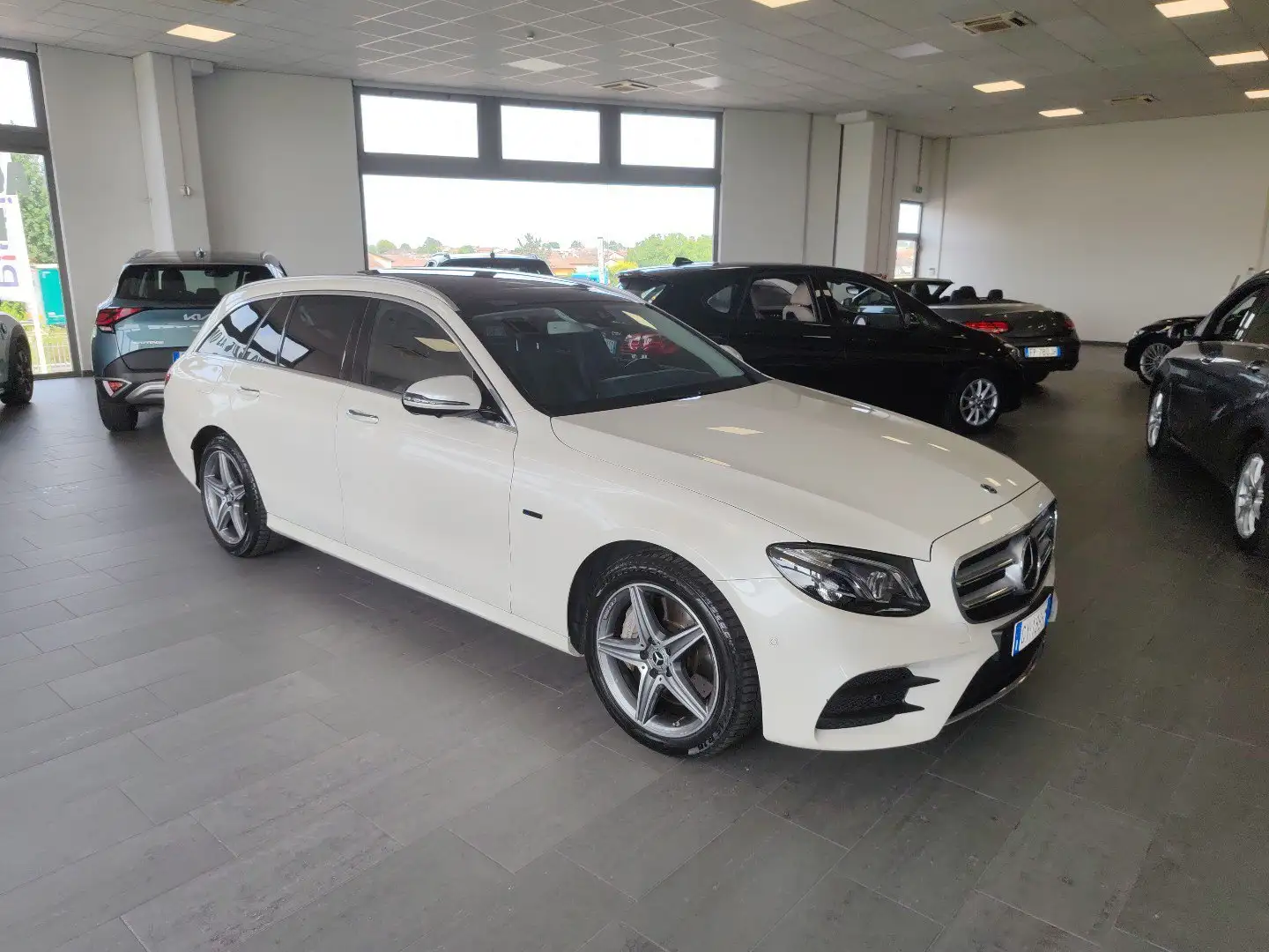 Mercedes-Benz E 300 de SW EQpower Premium Plus Navi Tetto Multibeam Blanc - 2