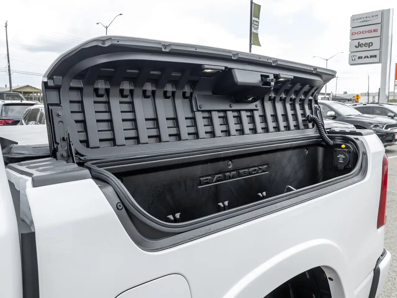 RAM 1500 снимка RAM 1500