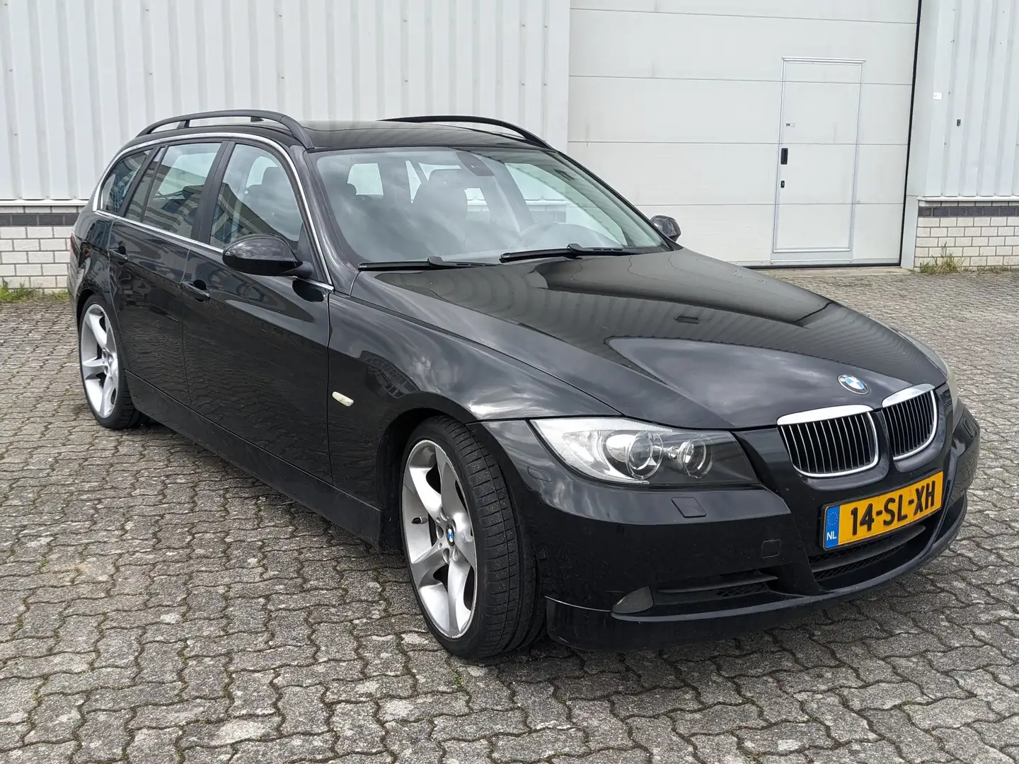 BMW 325 3 serie Touring/E91/HighExecutive/YOUNGTIMER/PANO Zwart - 1