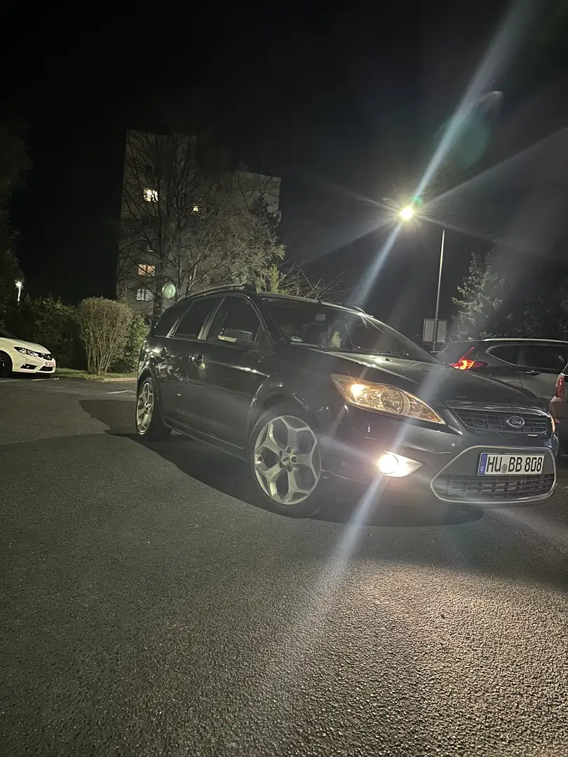 Ford Focus Ghia - 1