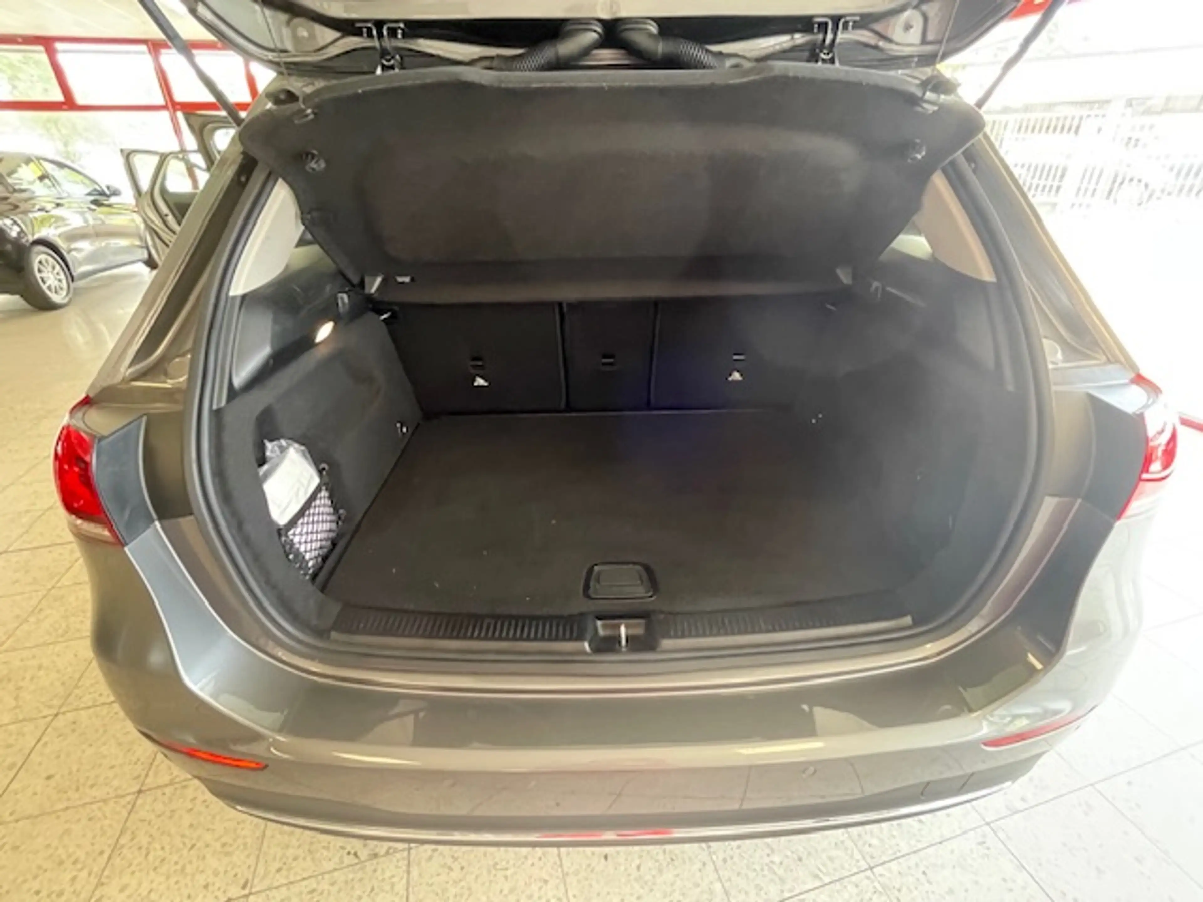 Mercedes-Benz B 220 B 220 d (247.014) — photo 5