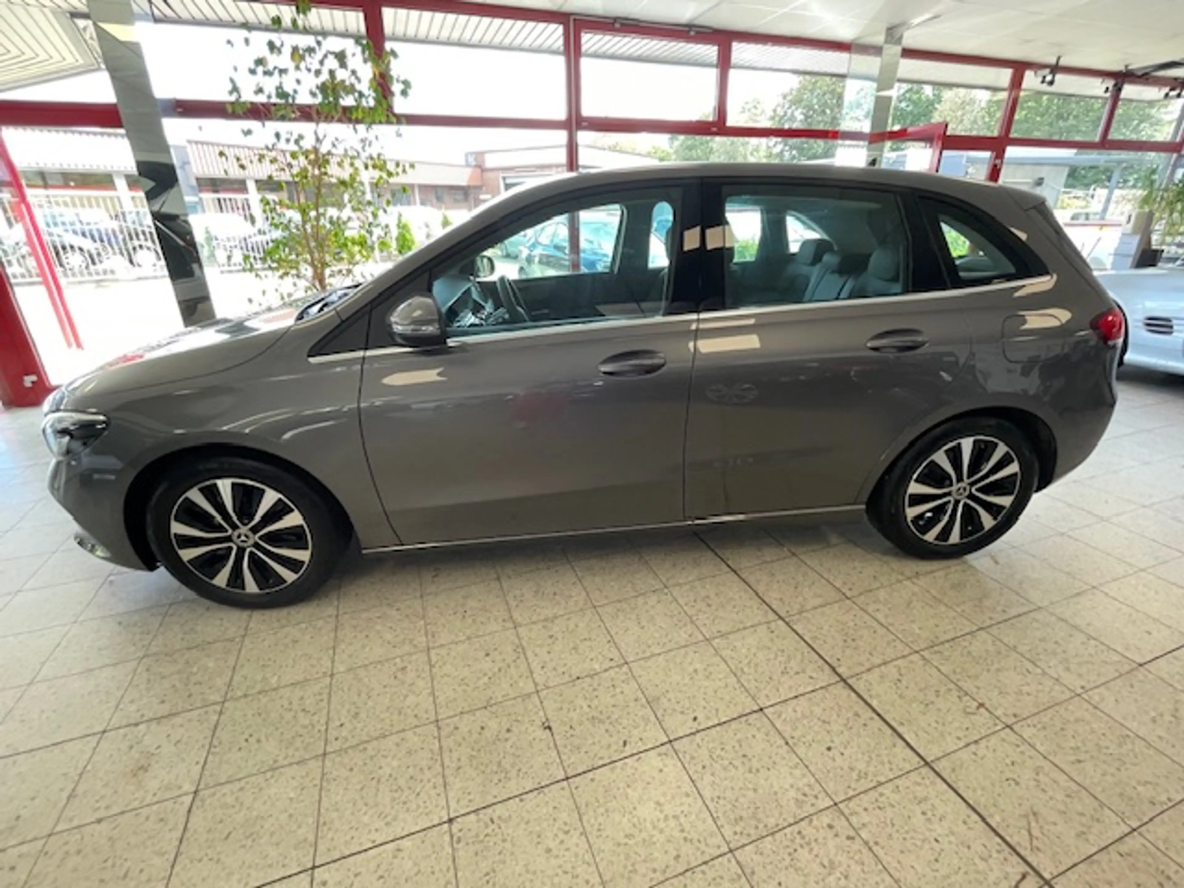 Mercedes-Benz B 220 B 220 d (247.014)