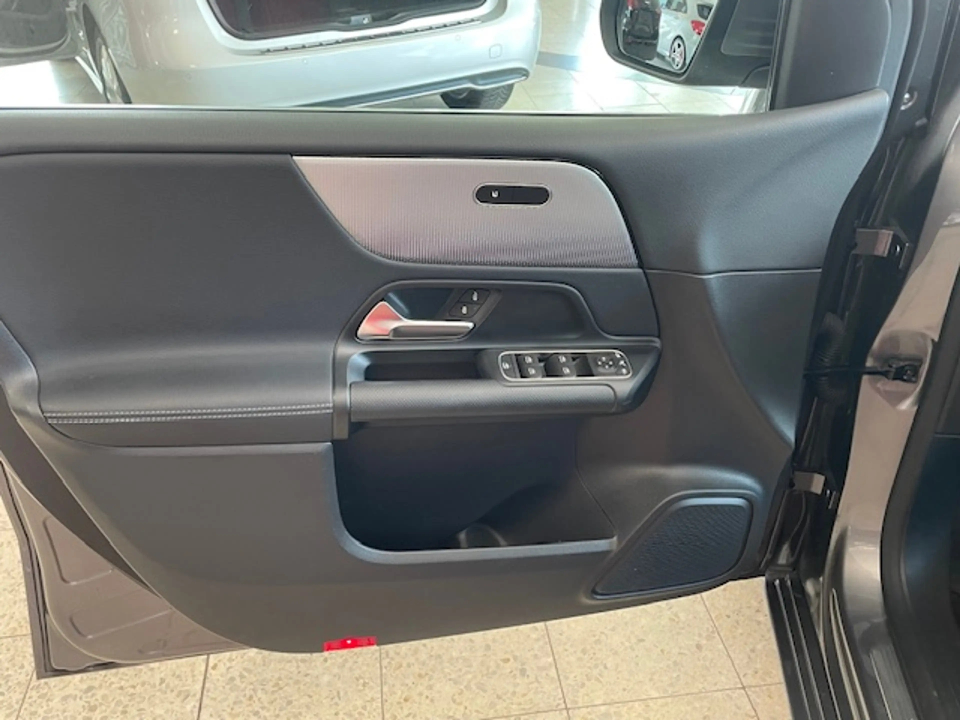 Mercedes-Benz B 220 B 220 d (247.014) — photo 13