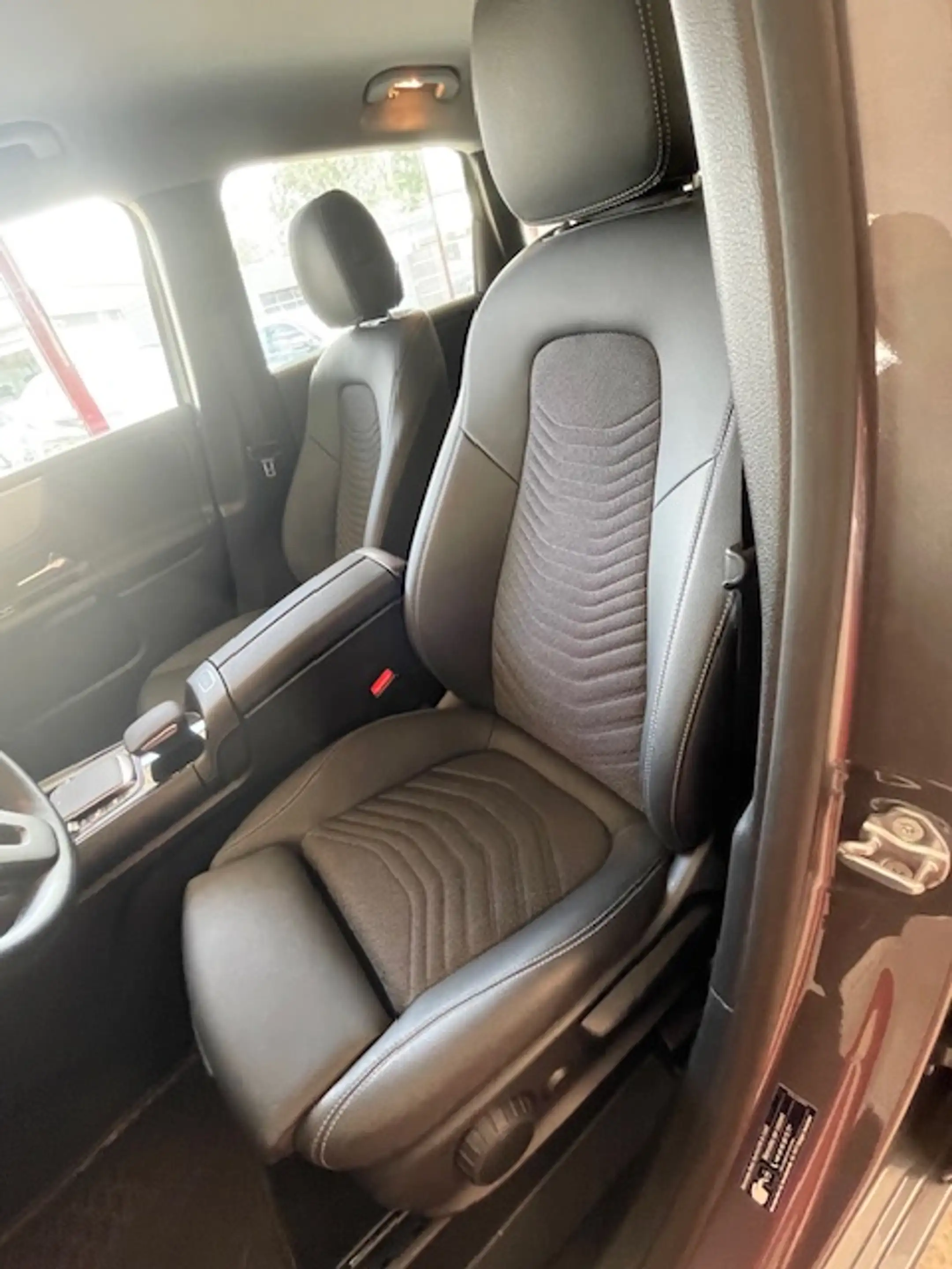 Mercedes-Benz B 220 B 220 d (247.014) — photo 7