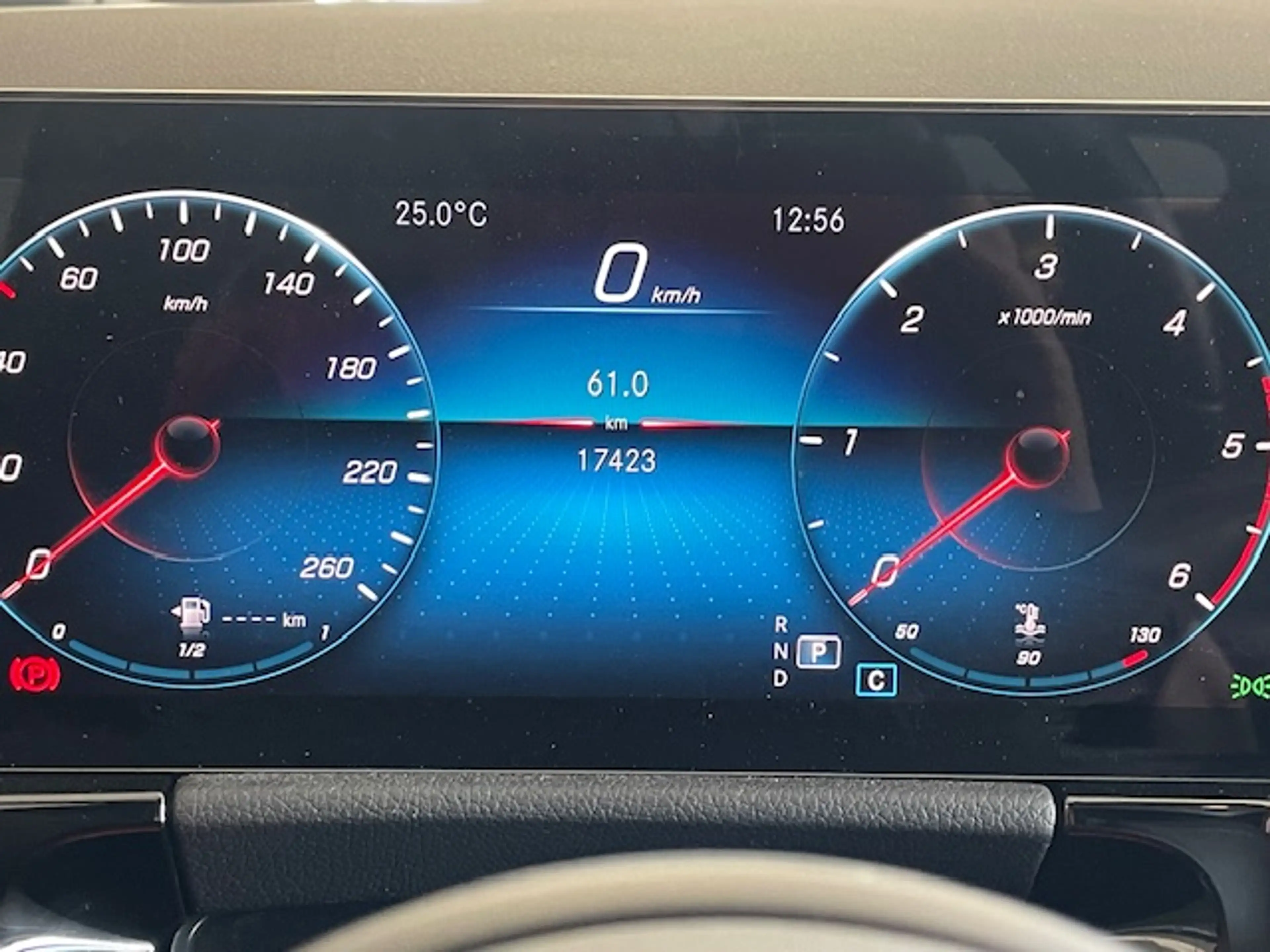 Mercedes-Benz B 220 B 220 d (247.014) — photo 12