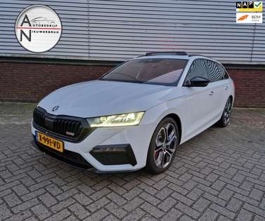 Skoda Octavia RS Head up display Navi Trekhaak