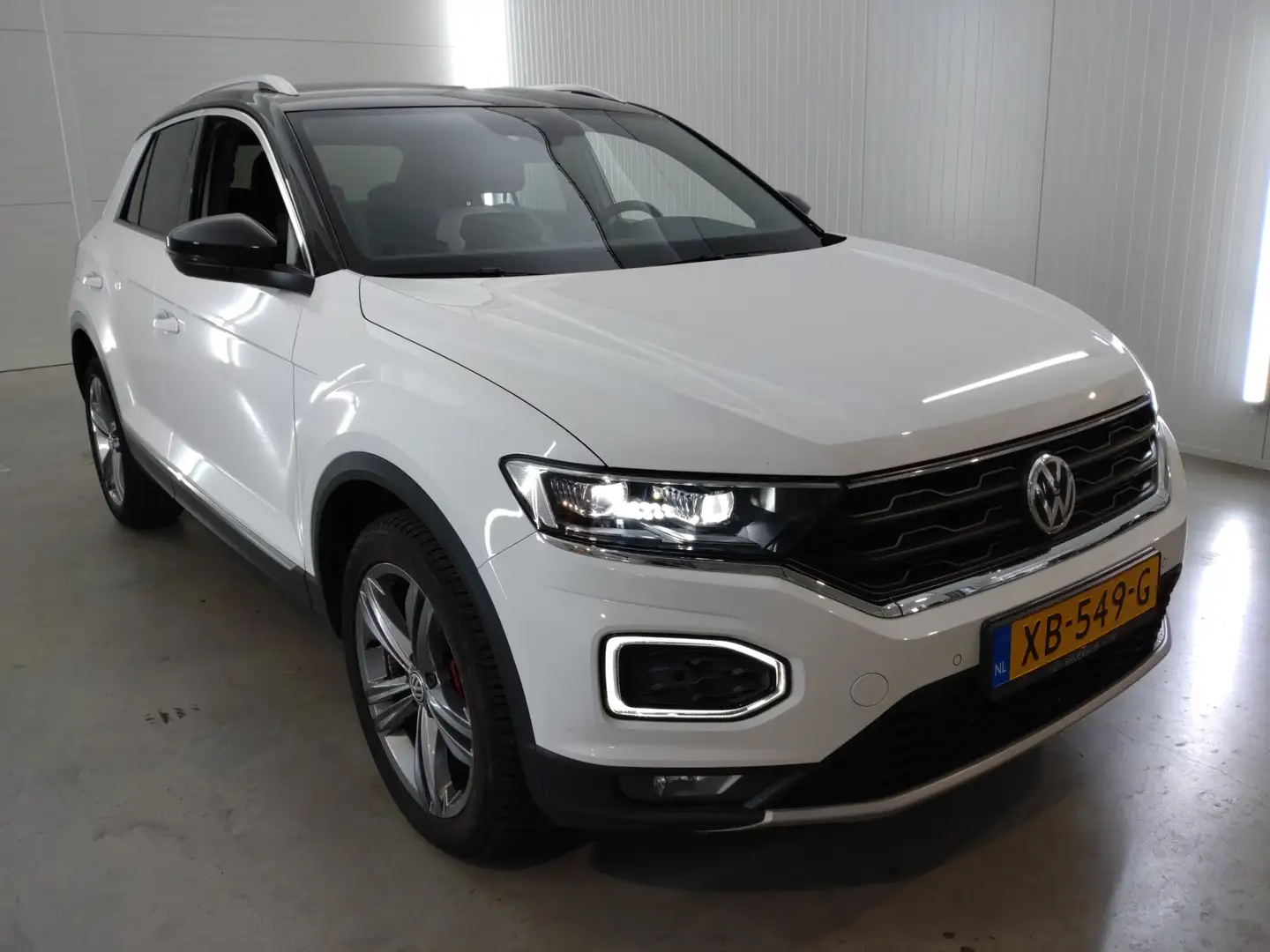 Volkswagen T-Roc 1.0 TSI Sport | Verwacht | Sport stoelen | Digitaa Wit - 2