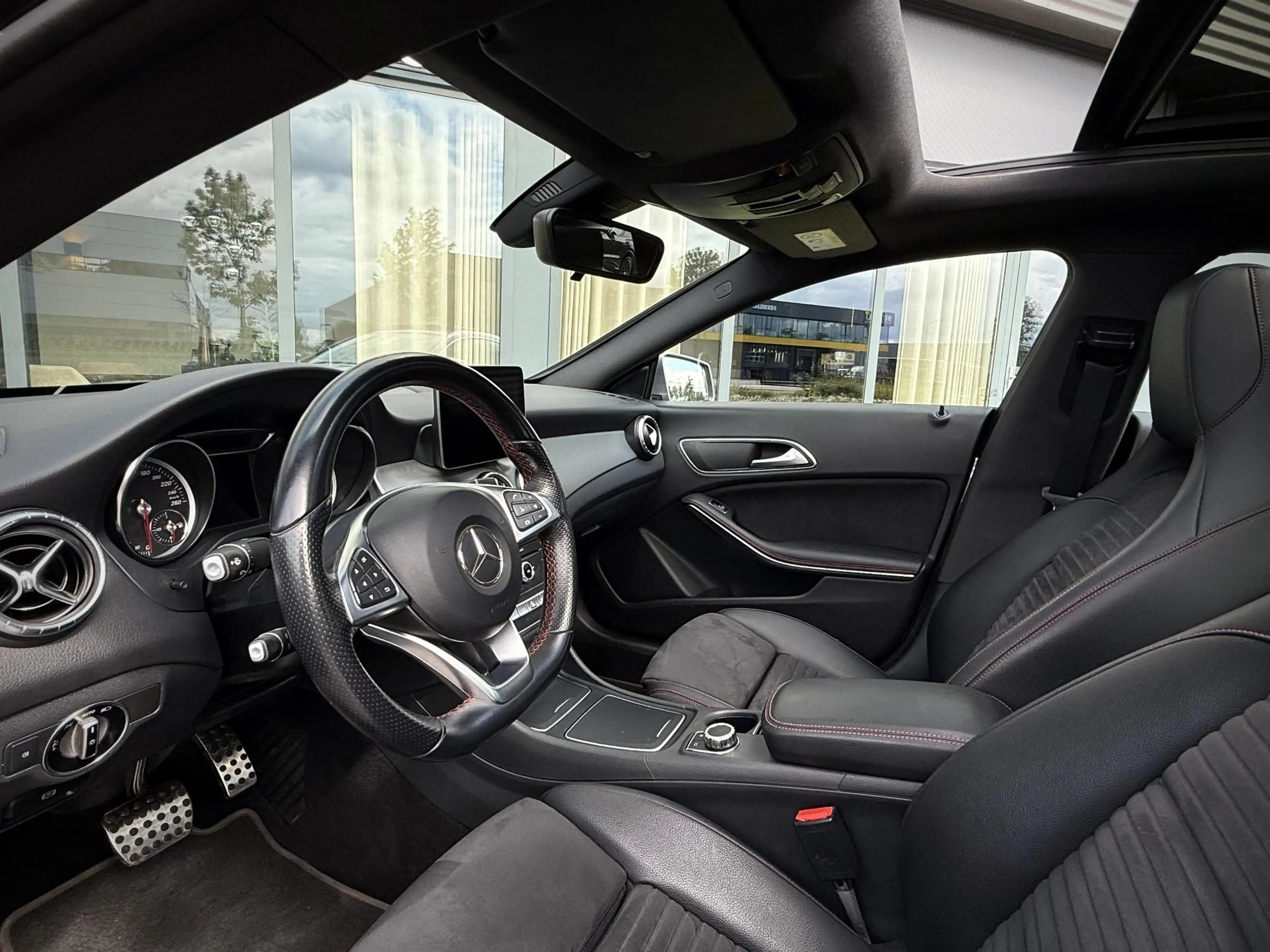 Mercedes-Benz CLA 180 Aut. AMG pakket/Pandodak/ NL/ 49dkm! — photo 21