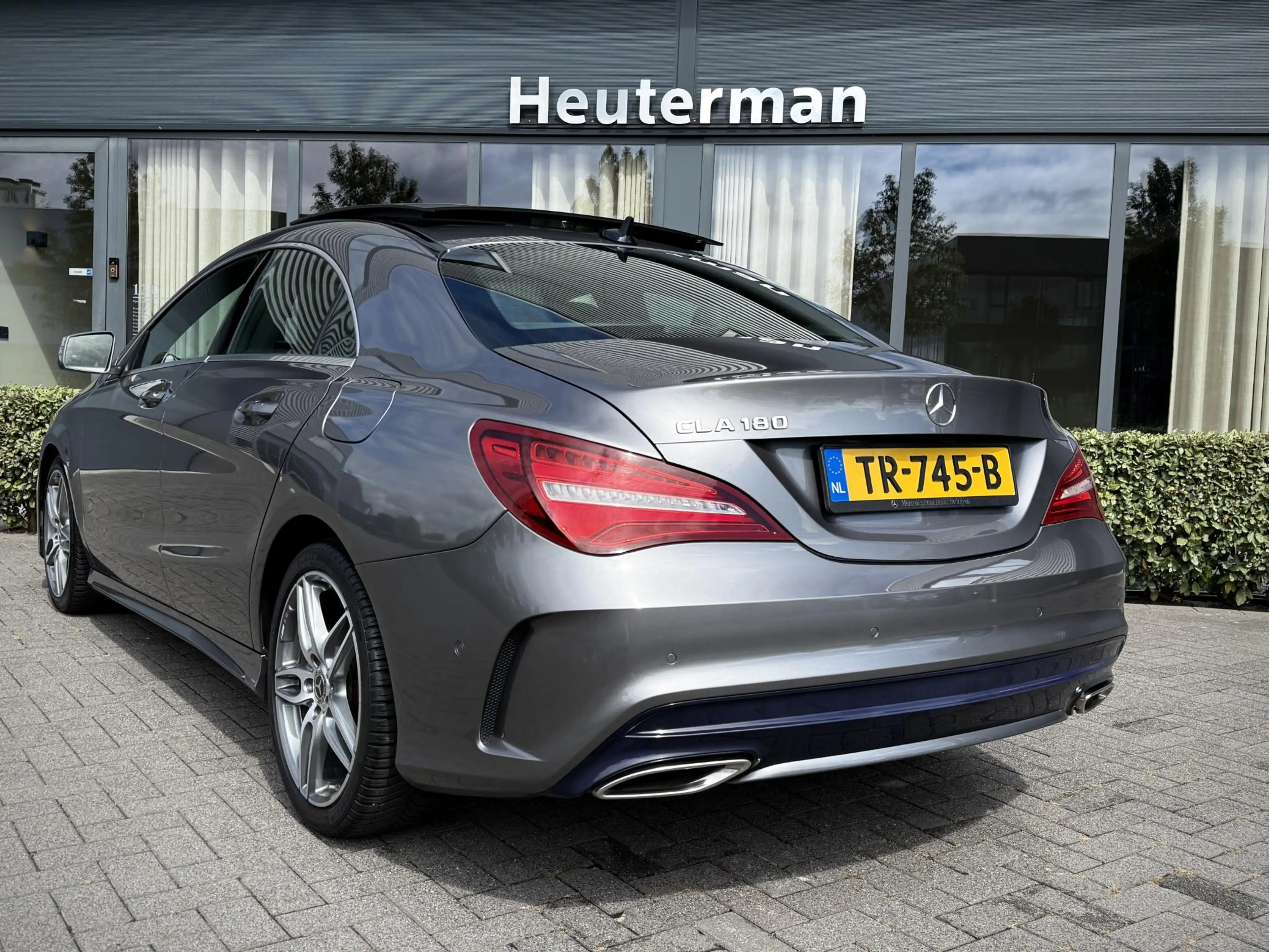 Mercedes-Benz CLA 180 Aut. AMG pakket/Pandodak/ NL/ 49dkm! — photo 2