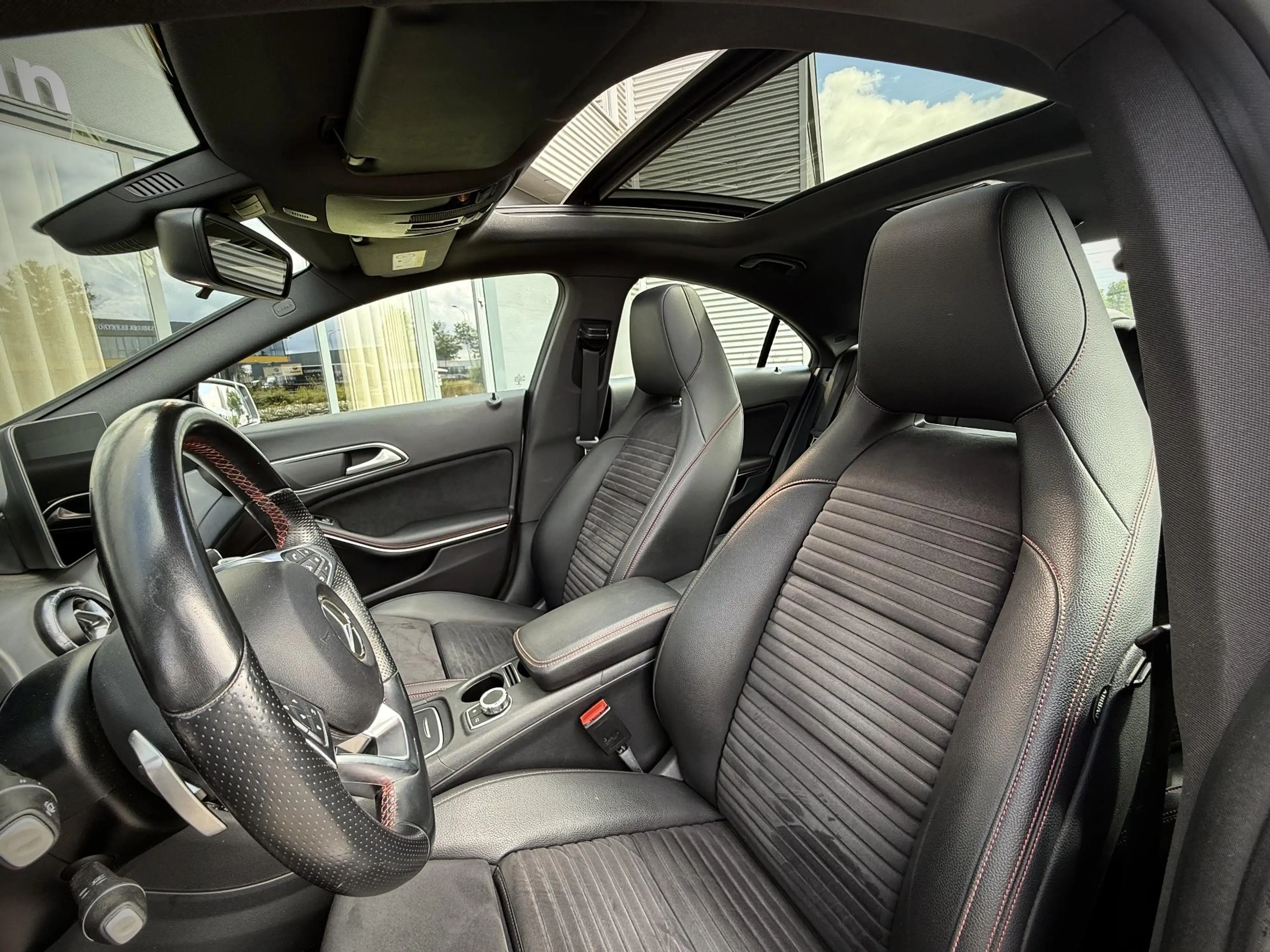 Mercedes-Benz CLA 180 Aut. AMG pakket/Pandodak/ NL/ 49dkm! — photo 23