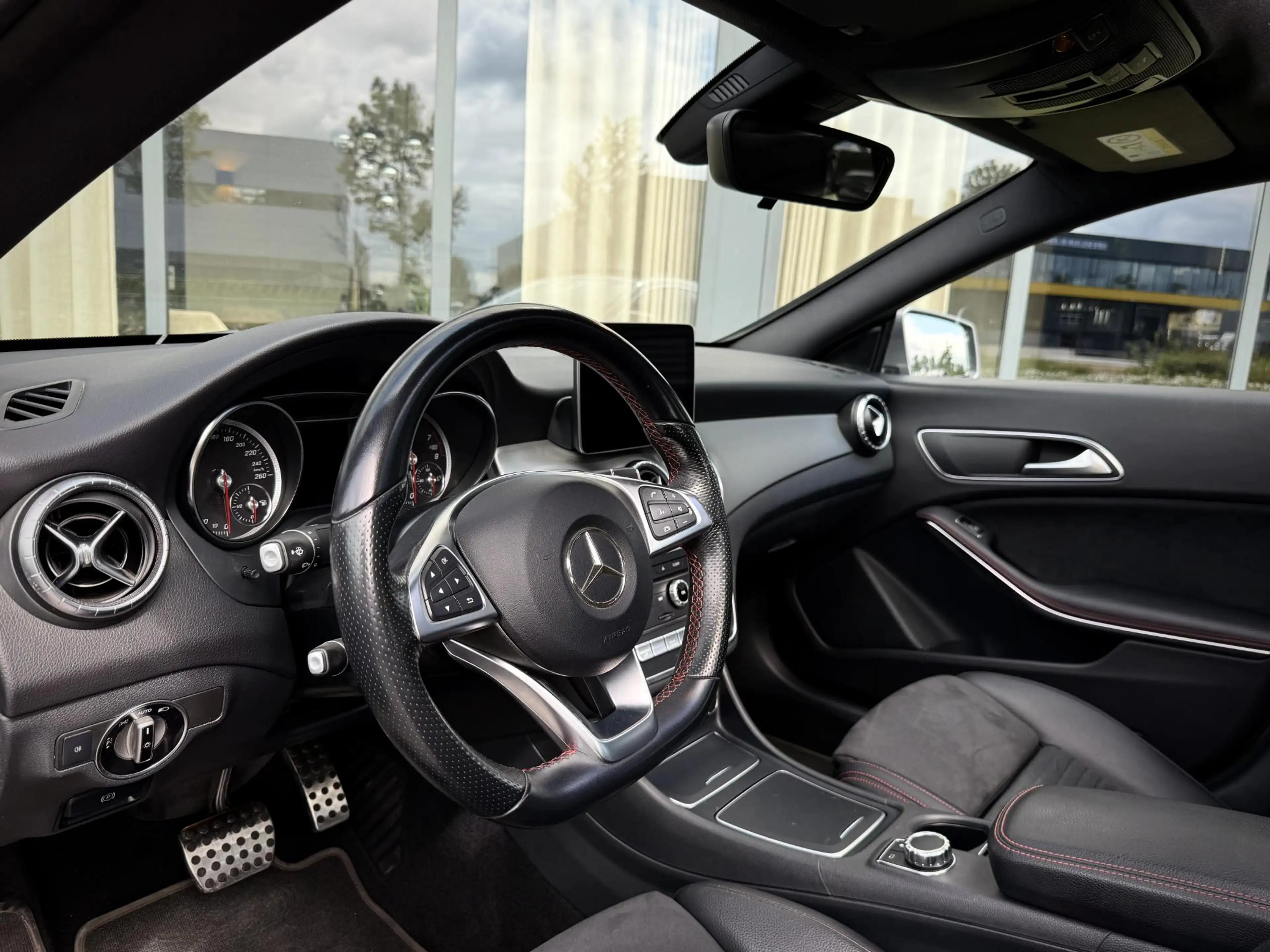 Mercedes-Benz CLA 180 Aut. AMG pakket/Pandodak/ NL/ 49dkm! — photo 3