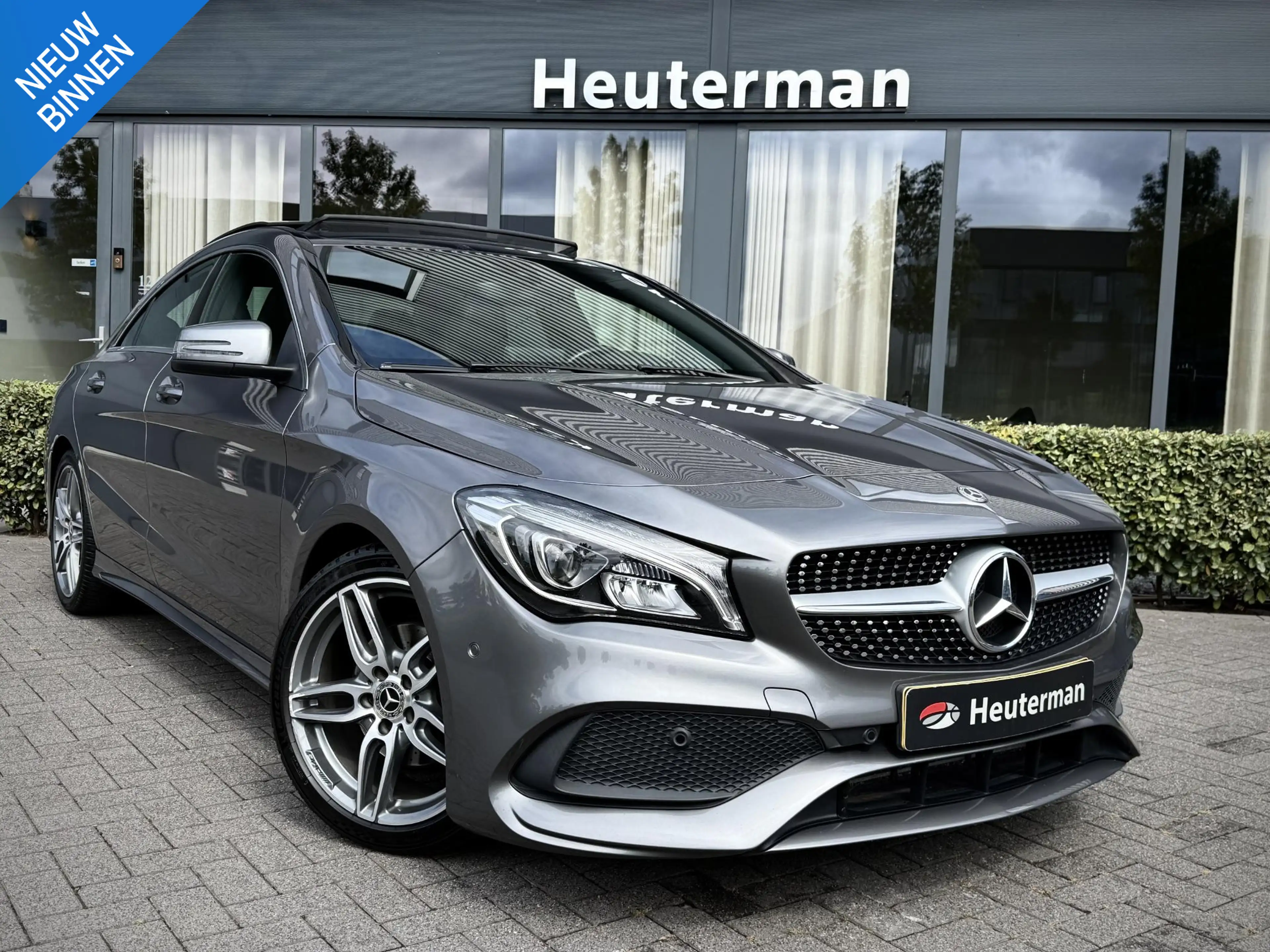 Mercedes-Benz CLA 180 Aut. AMG pakket/Pandodak/ NL/ 49dkm!