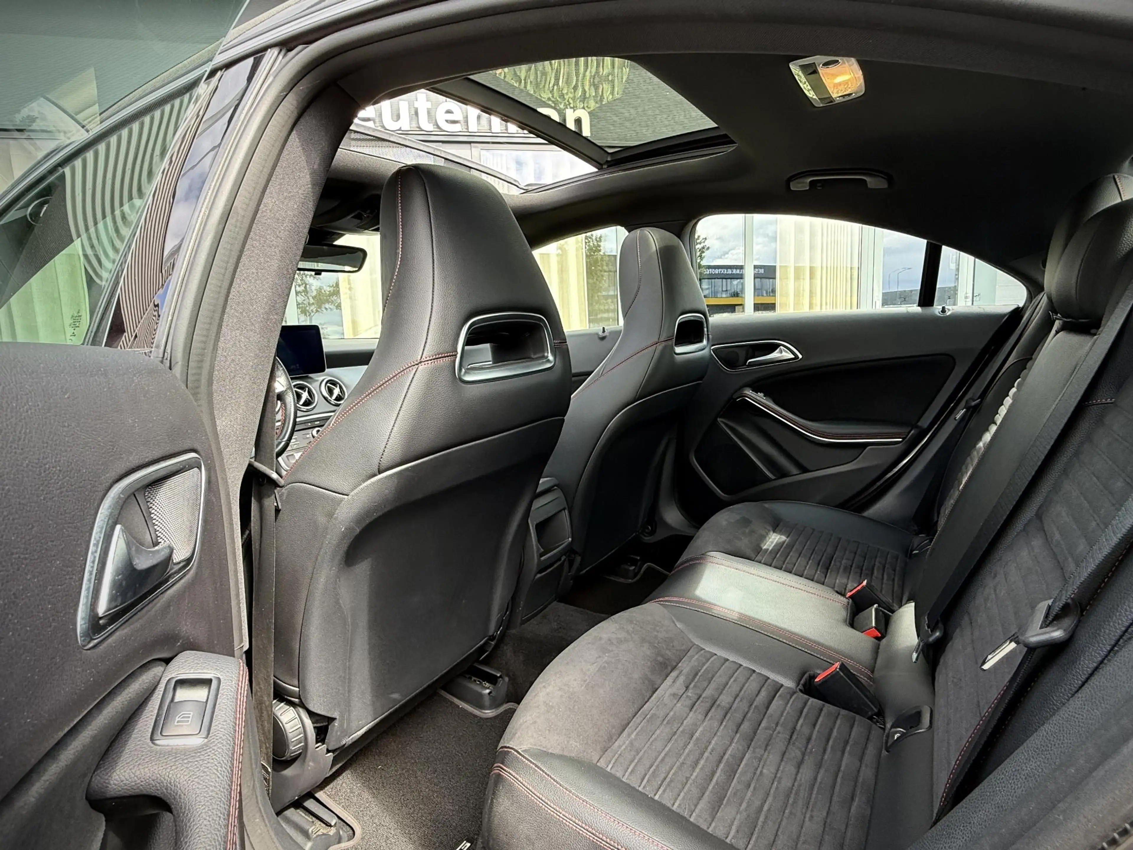 Mercedes-Benz CLA 180 Aut. AMG pakket/Pandodak/ NL/ 49dkm! — photo 4