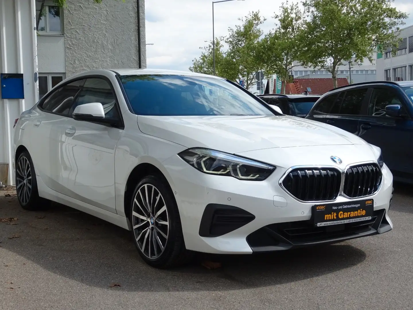 BMW 220d Gran Coupe Aut Advantage 18" Navi Leder LED Biały - 1