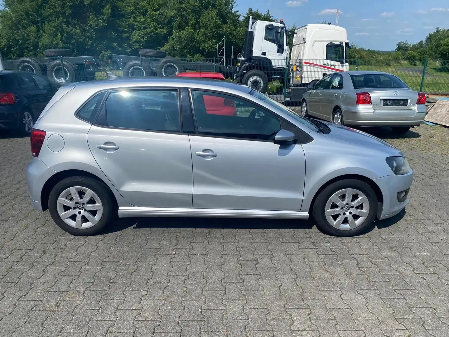 Volkswagen Polo V Trendline BlueMotion/BMT - NAVI - Argent - 2