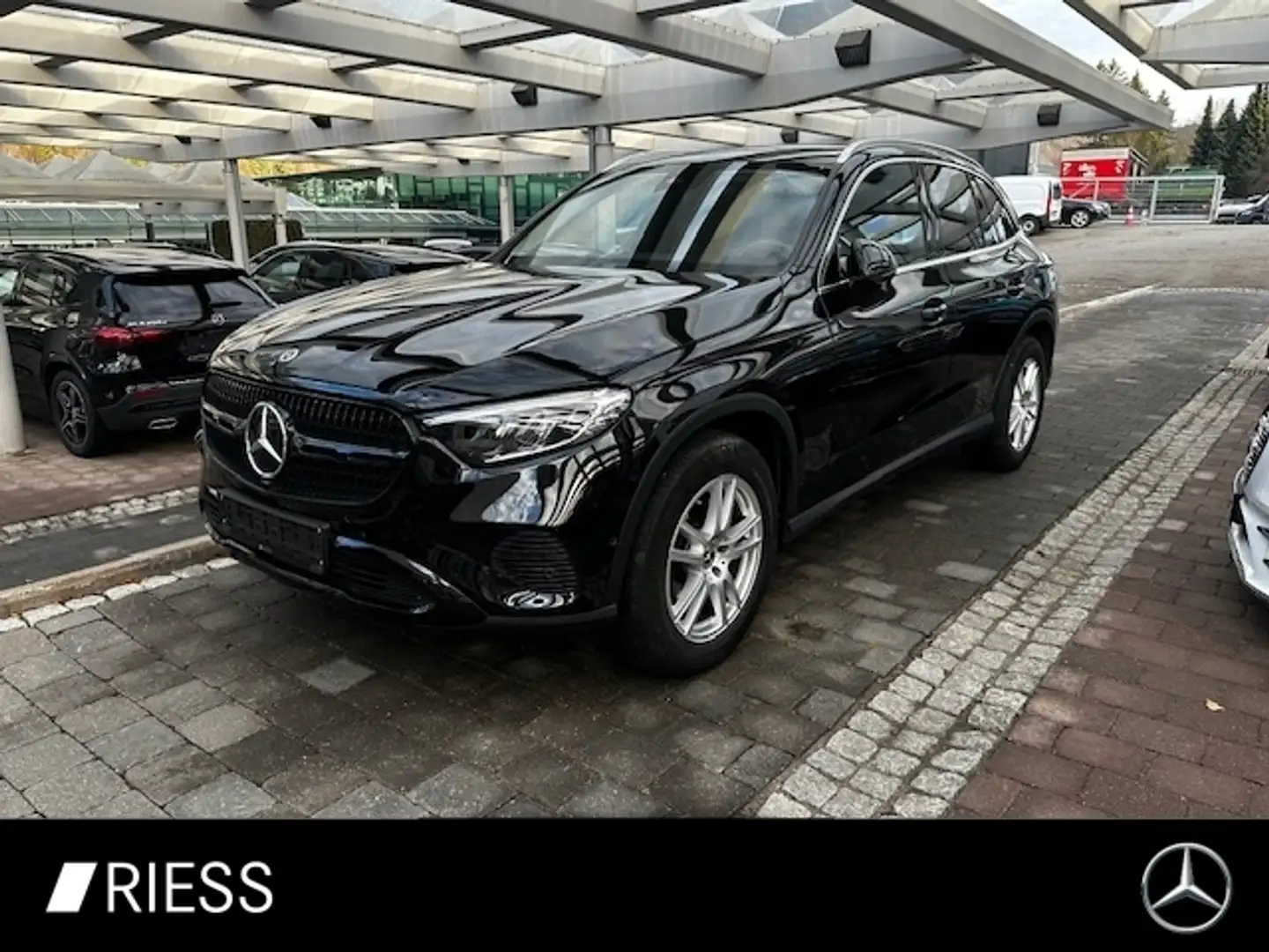 Mercedes-Benz GLC 200 4M Avantgarde Navi LED NIGHT AHK Kamera 18" Schwarz - 1