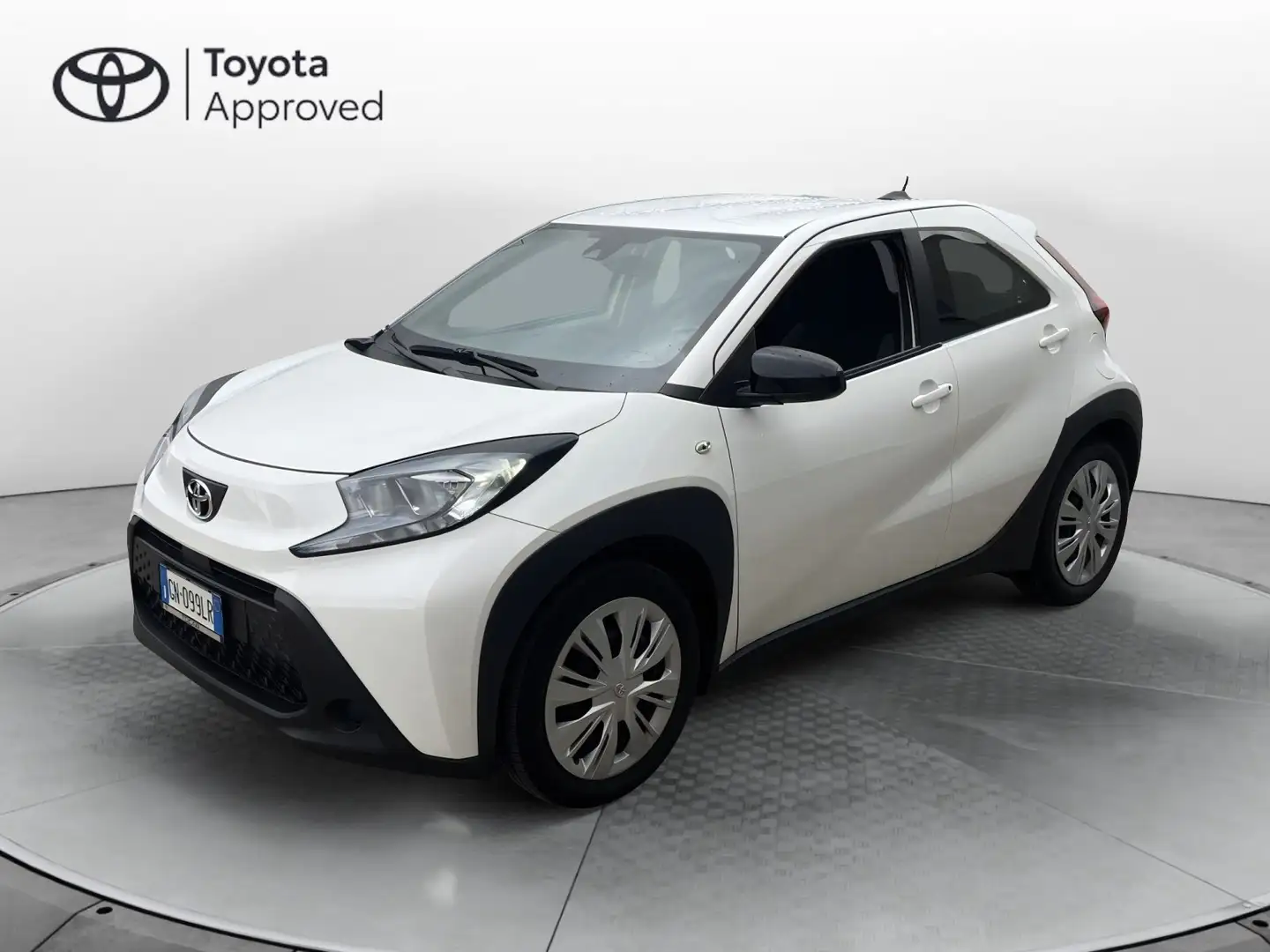 Toyota Aygo X Aygo X 1.0 VVT-i 72 CV 5 porte Active S-CVT Weiß - 1