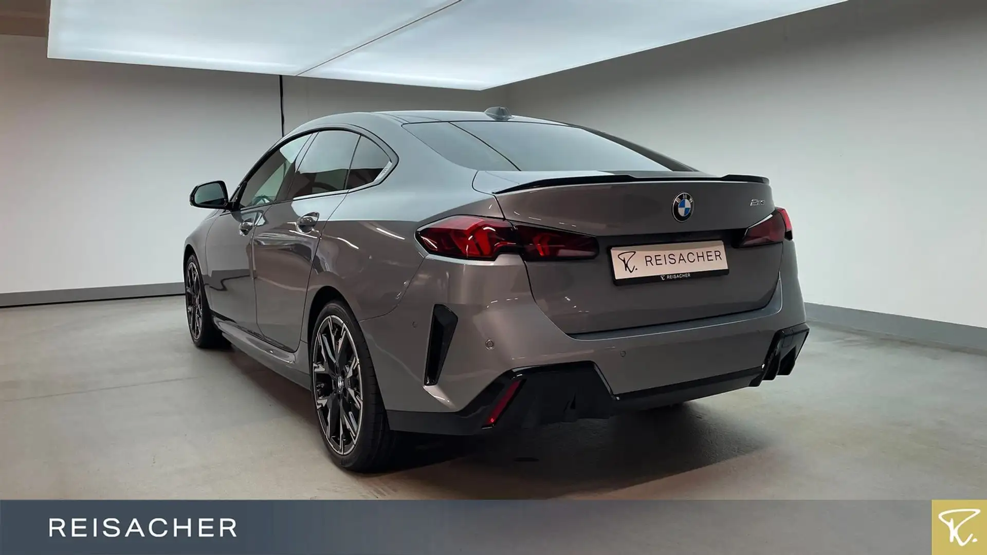 BMW 223 A xDrive Gran Coupé M-Sport,M-Sport PRO,AHK, Grijs - 2