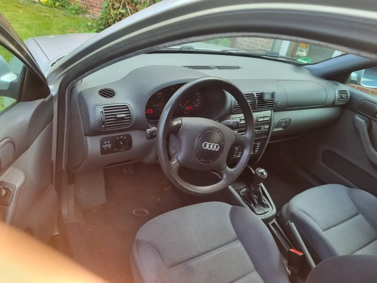 Audi A3 A3 1.6 Ambiente Silber - 2